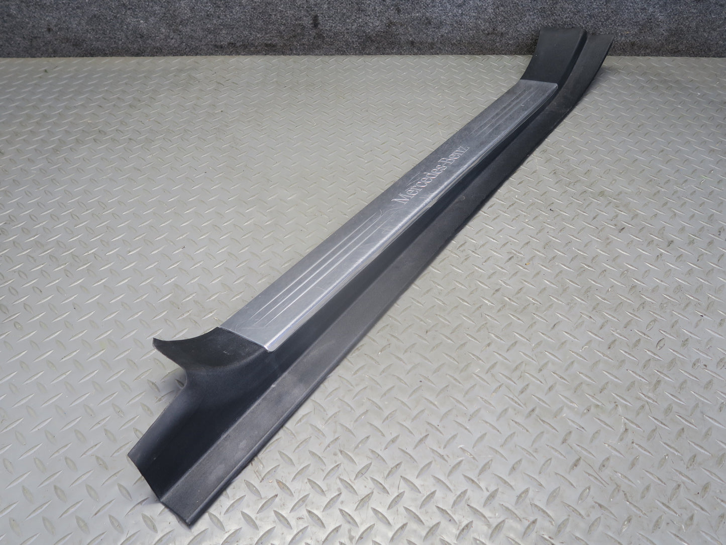 03-12 Mercedes R230 Sl-class Set of 2 Outer Door Scuff Sill Plate Trim Cover OEM