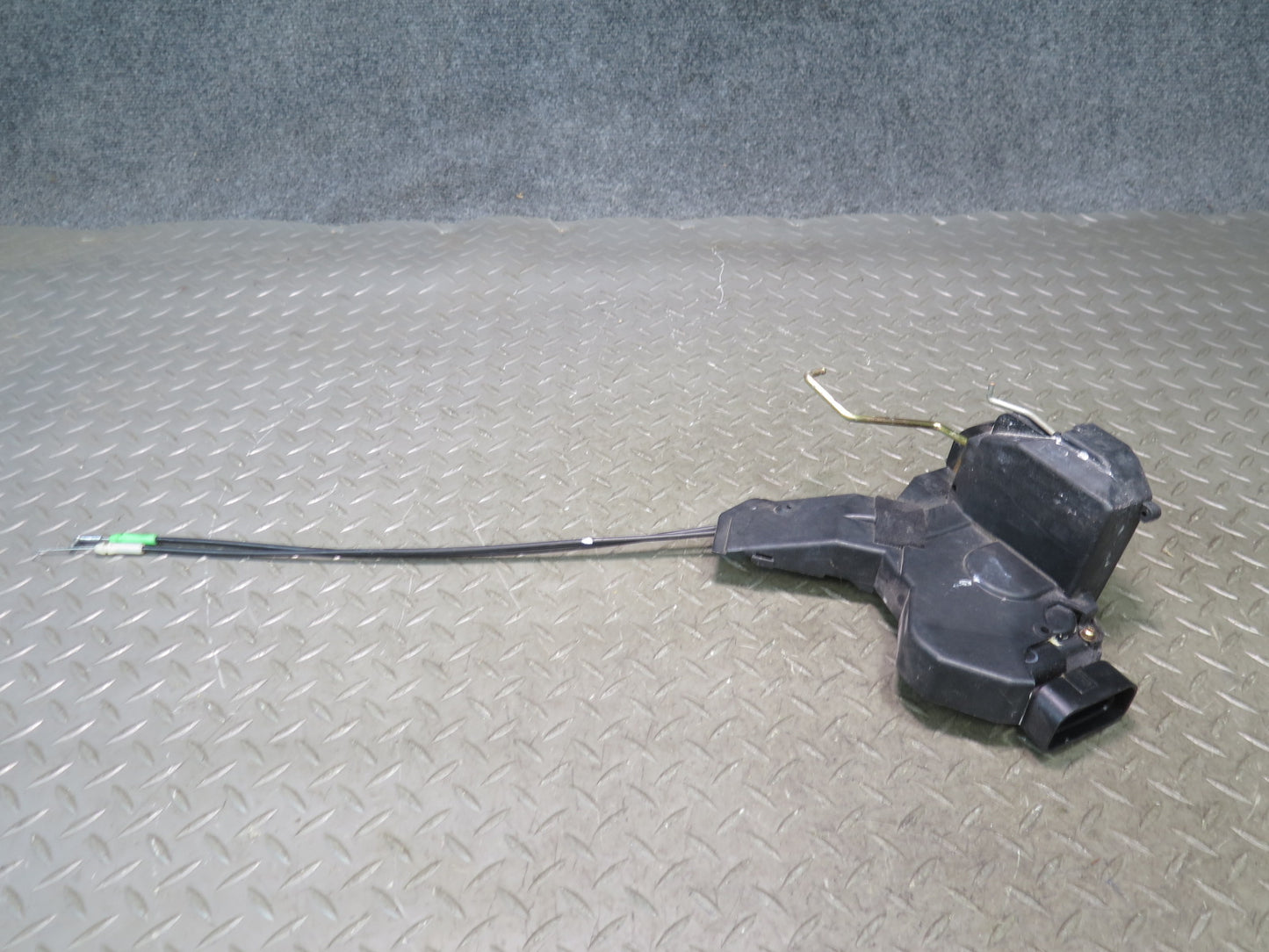 00-05 Toyota MR2 Spyder ZZW30L Left Door Lock Latch Actuator OEM