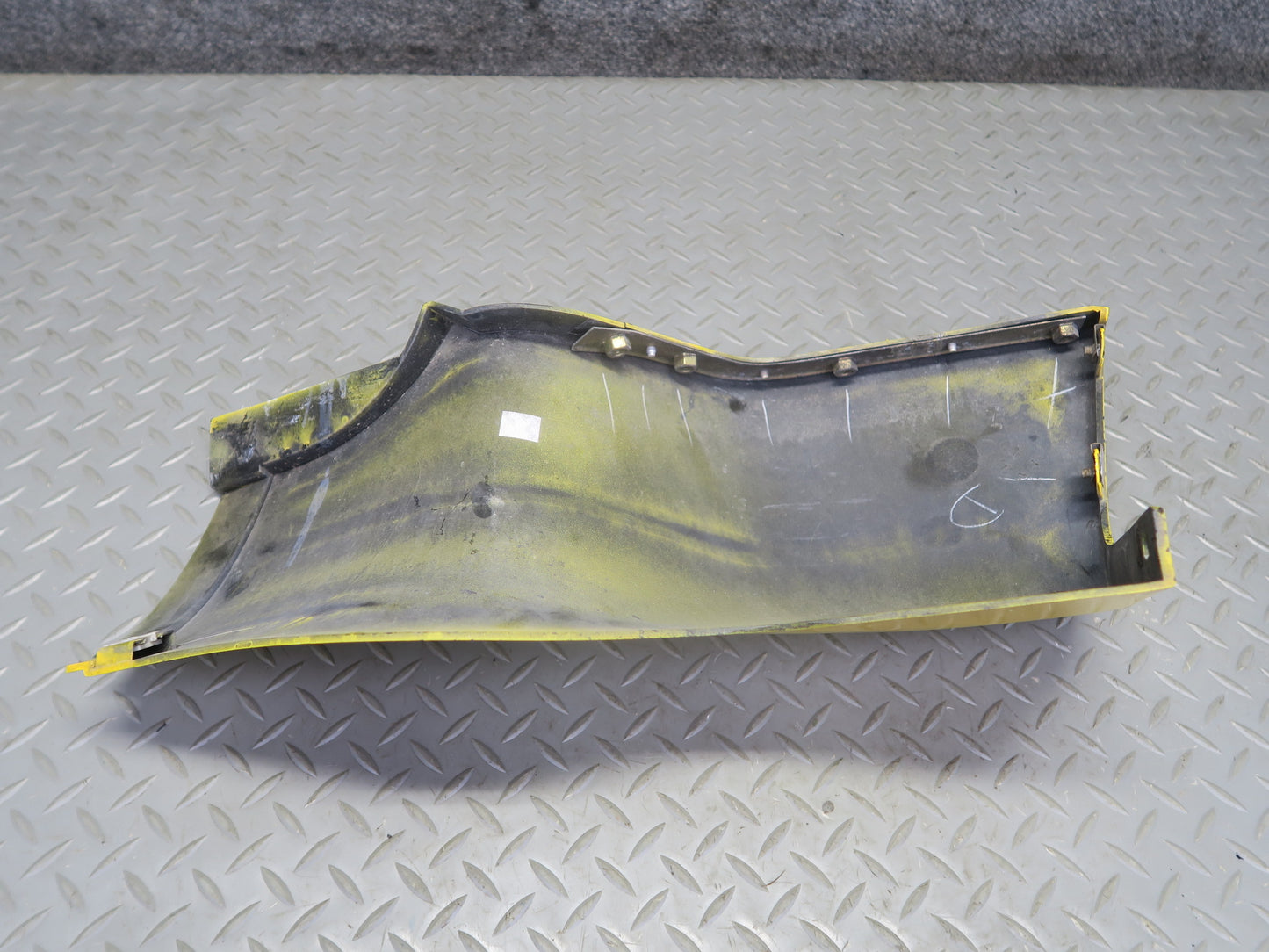 03-06 Chevrolet SSR Front Left Fender Rocker Molding Yellow OEM