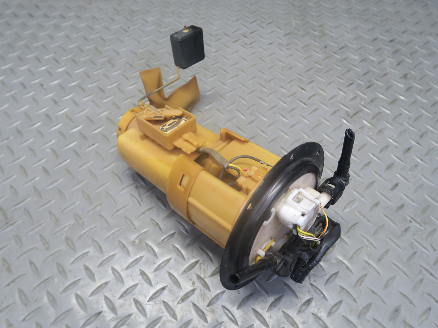 00-05 Toyota MR2 Spyder ZZW30L Fuel Pump Level Sensor Assembly 77K Miles OEM