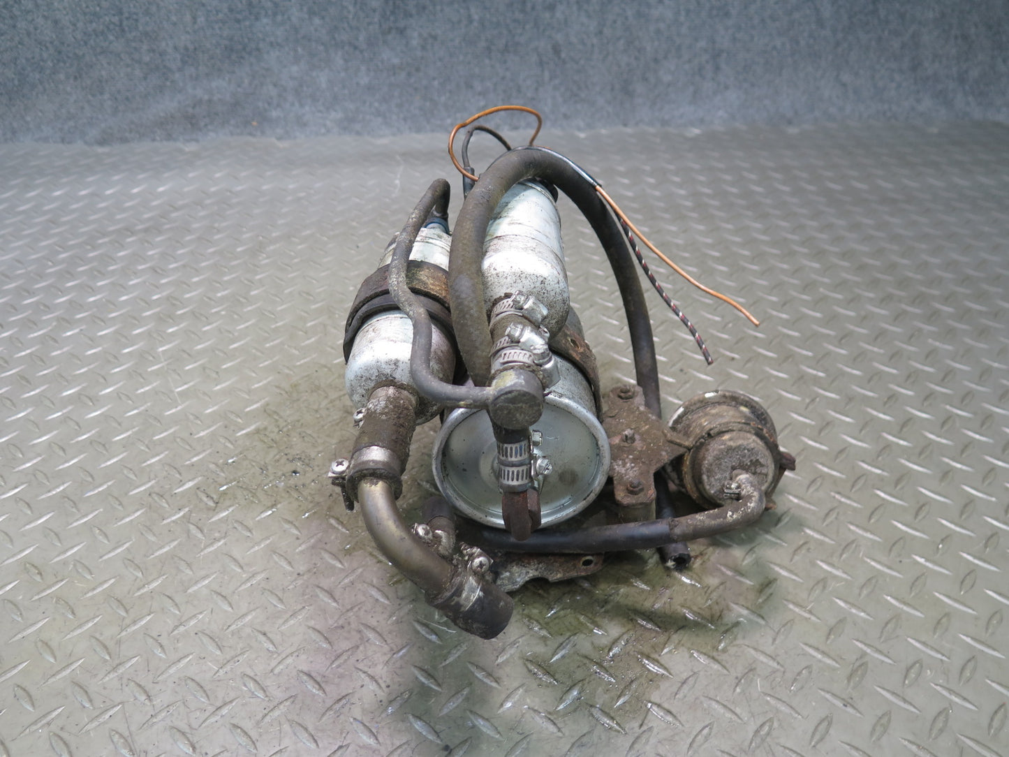 86-91 Mercedes W126 560SEC 560SEL Fuel Pump w Filter Assembly OEM