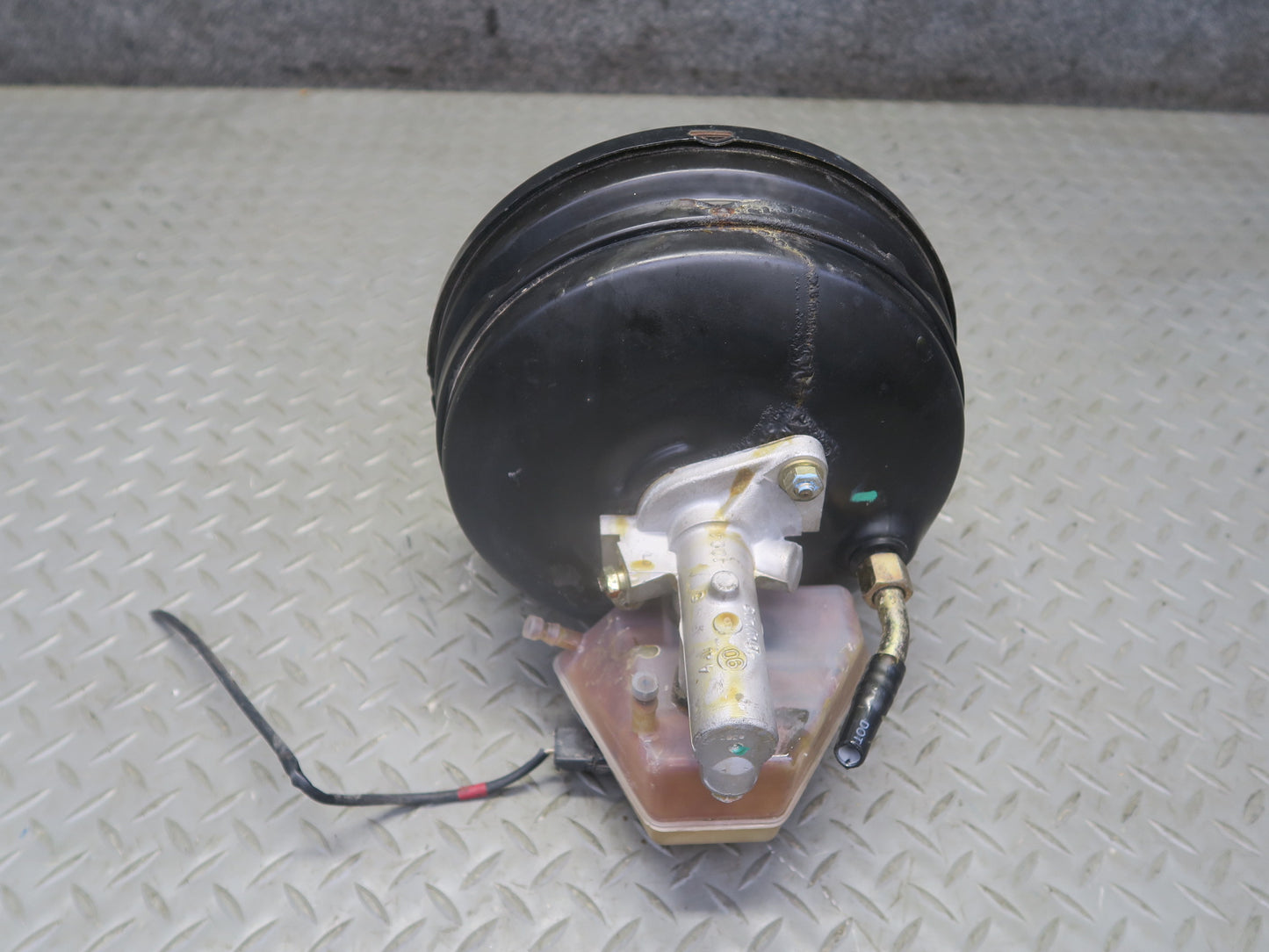 86-91 Mercedes W126 560SEL Brake Master Cylinder Booster Fluid Reservoir OEM