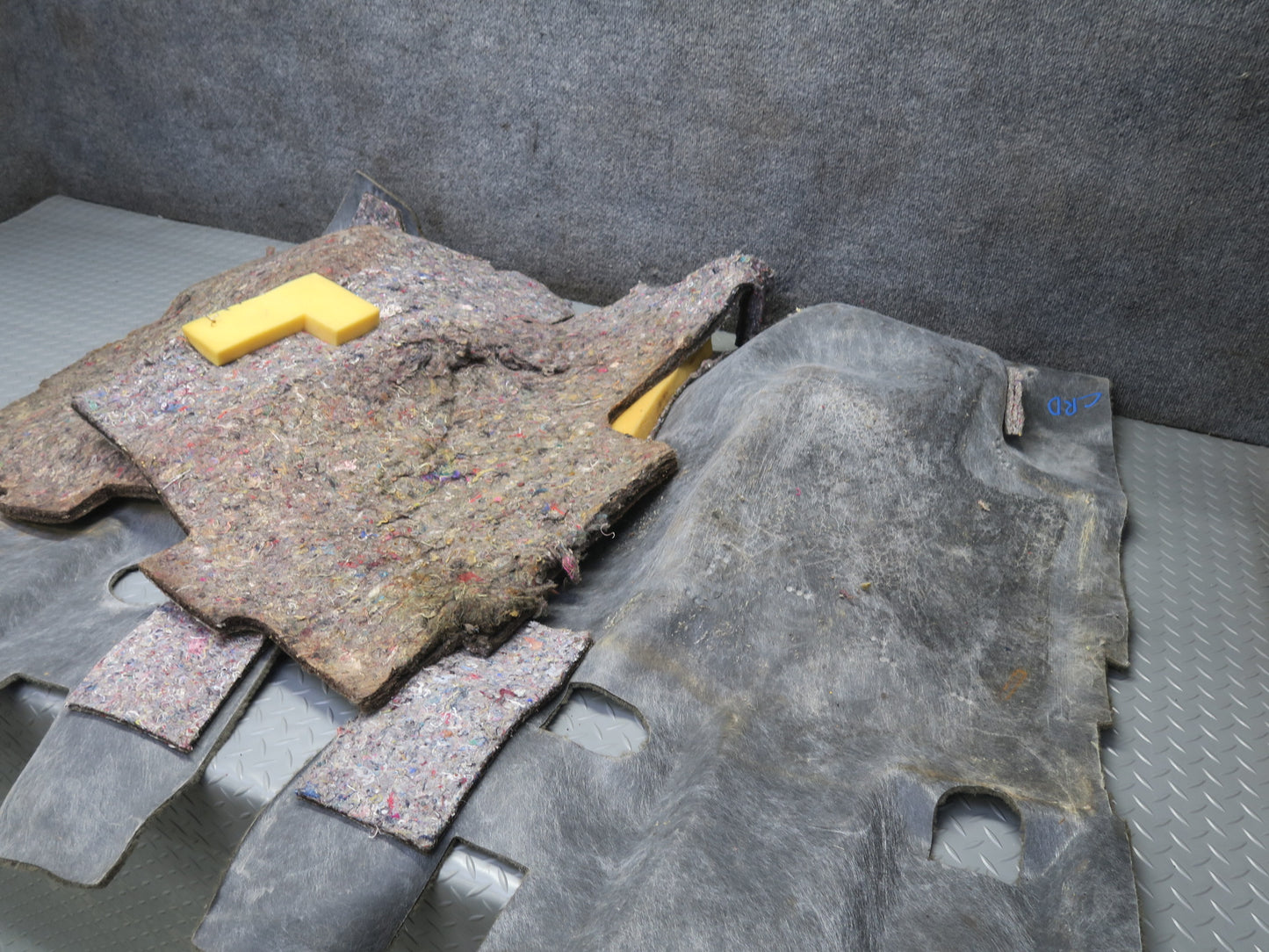 03-04 Chevrolet SSR Front Interior Floor MAT Carpet Liner Cover Black OEM