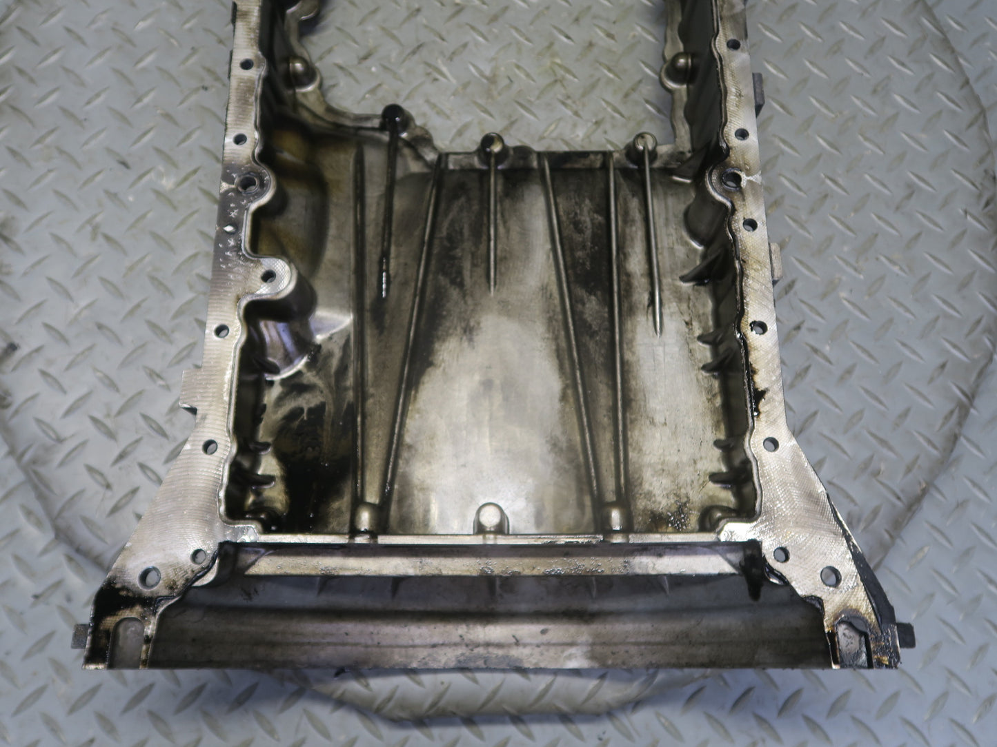 10-11 Mercedes W164 ML350 OM642 Diesel Bluetec Engine Upper Oil Pan OEM