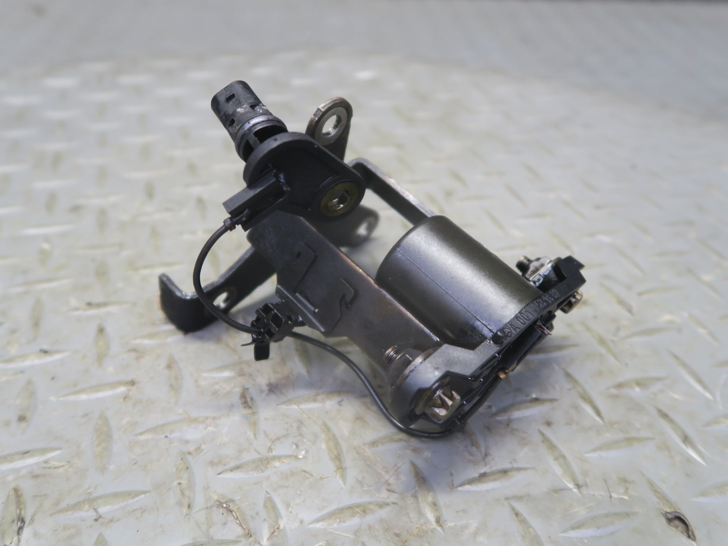 10-11 Mercedes W164 ML350 OM642 Bluetec Oil Level Pressure Switch Sensor OEM