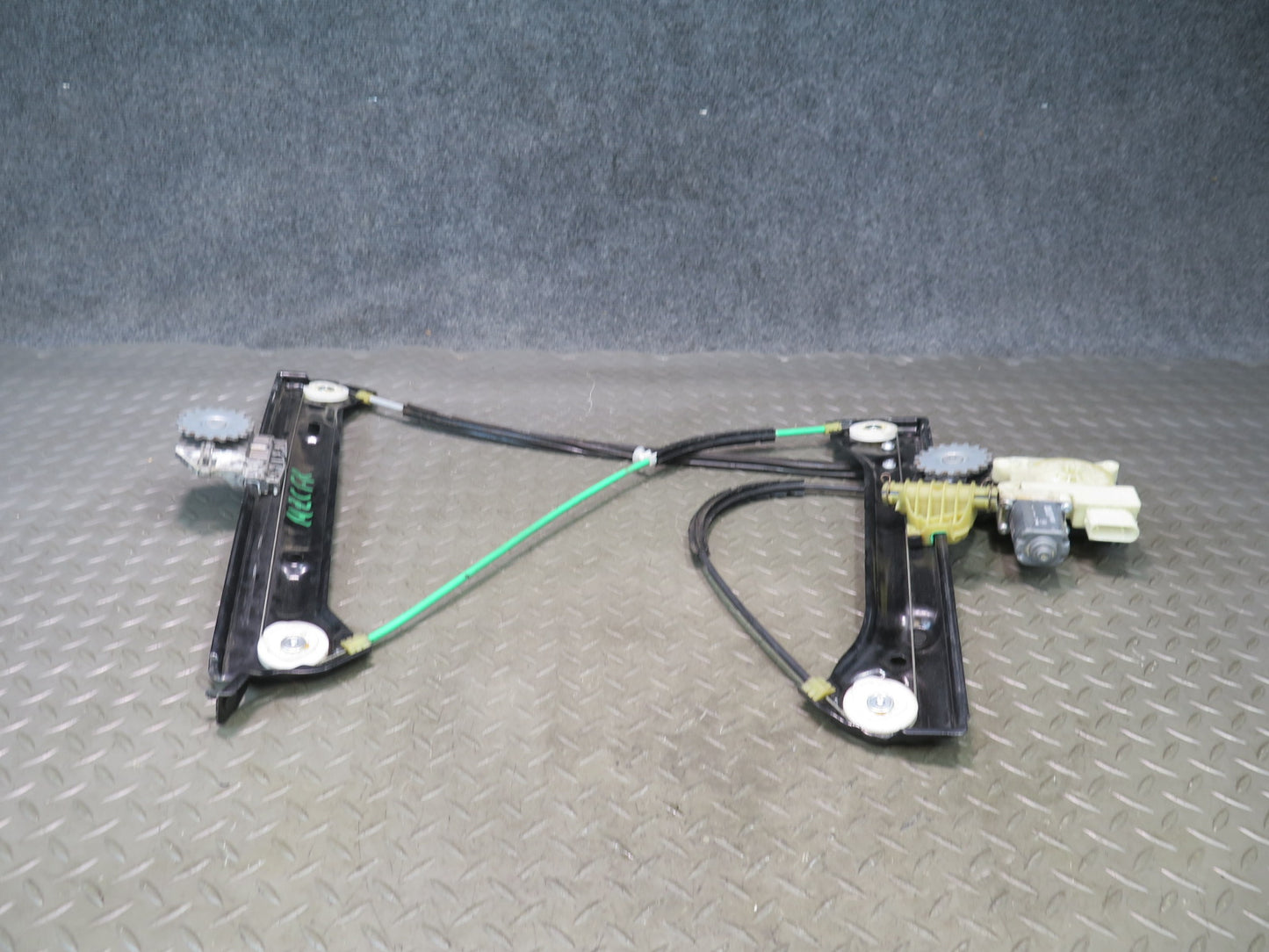14-19 Mini Cooper F56 F57 Right Door Window Regulator W/motor 7296444 OEM