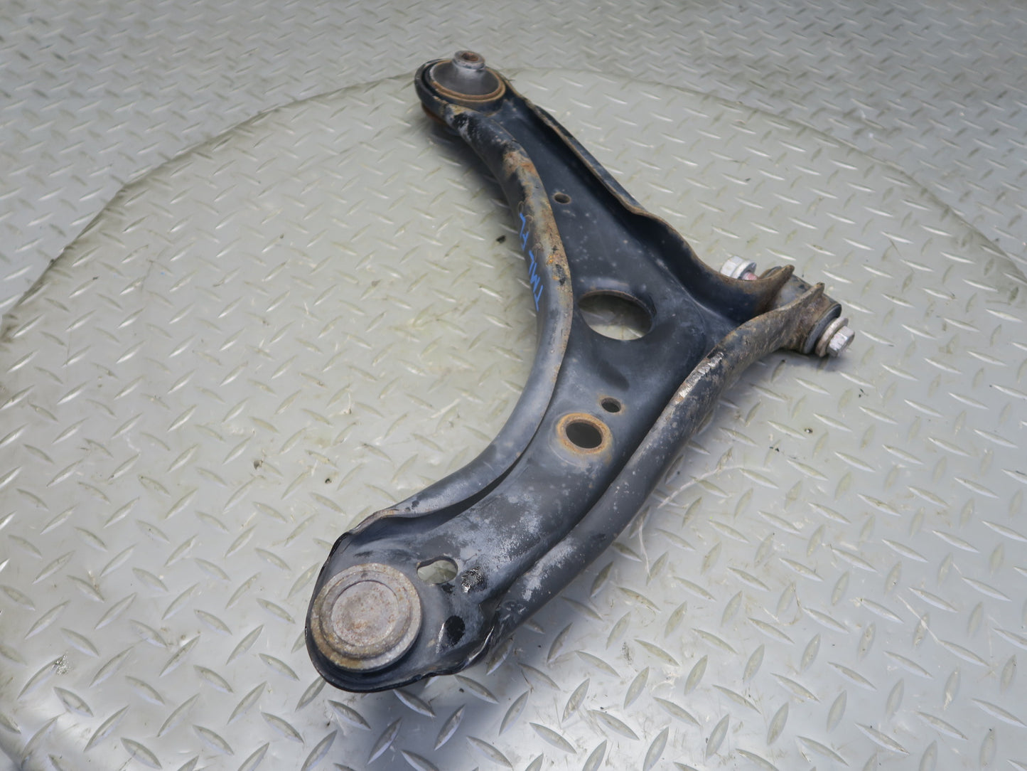 00-05 Toyota MR2 Spyder ZZW30L Front Left Suspension Lower Control Arm OEM