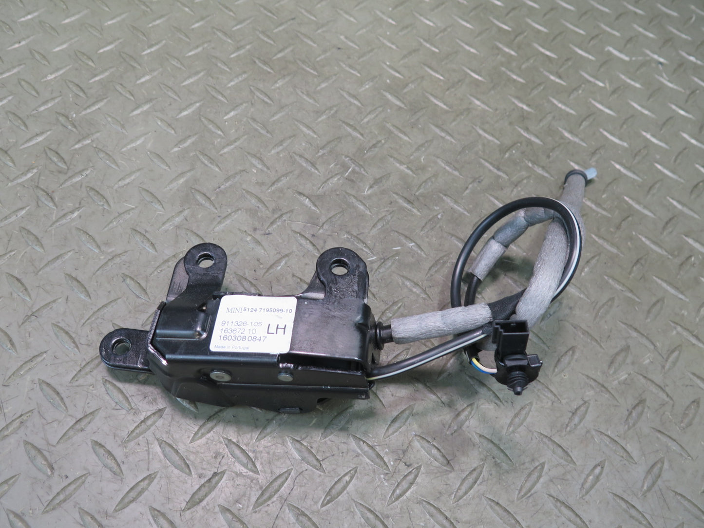 14-24 Mini Cooper F57 Convertible Trunk Tailgate Lock Latch Actuator Cable Set