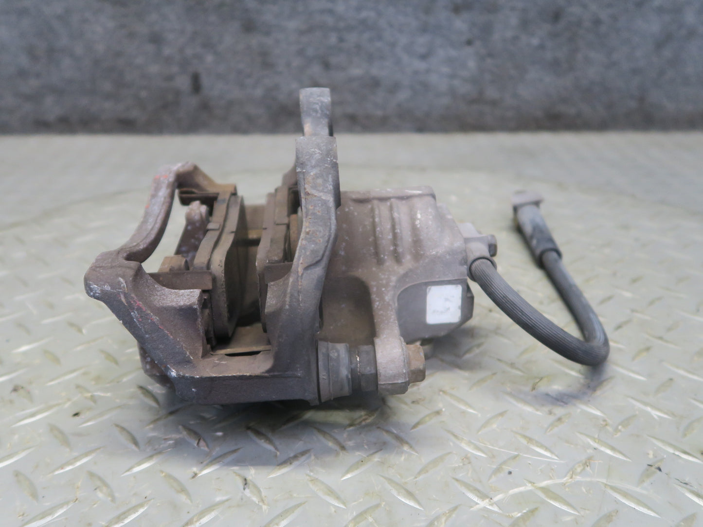 03-06 Chevrolet SSR Set of 2 Rear Left & Right Brake Caliper 50K Miles OEM