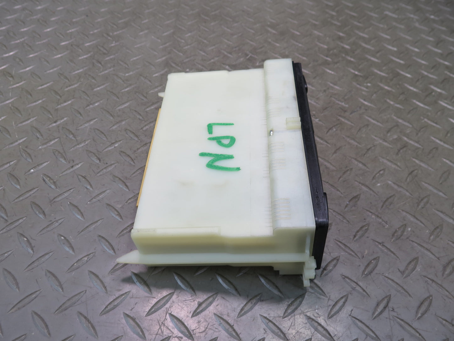 1999-2002 Porsche 911 996 A/C Heater Climate Control Switch Panel 99665310106