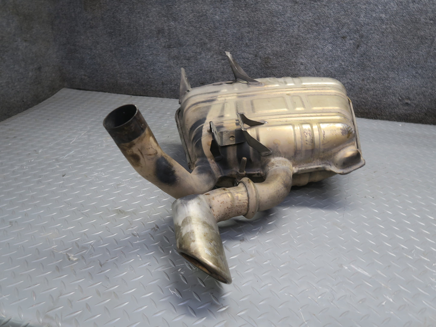 1999-2001 Porsche 911 996 M/T Rear Right Exhaust Muffler w Tip 99611112156