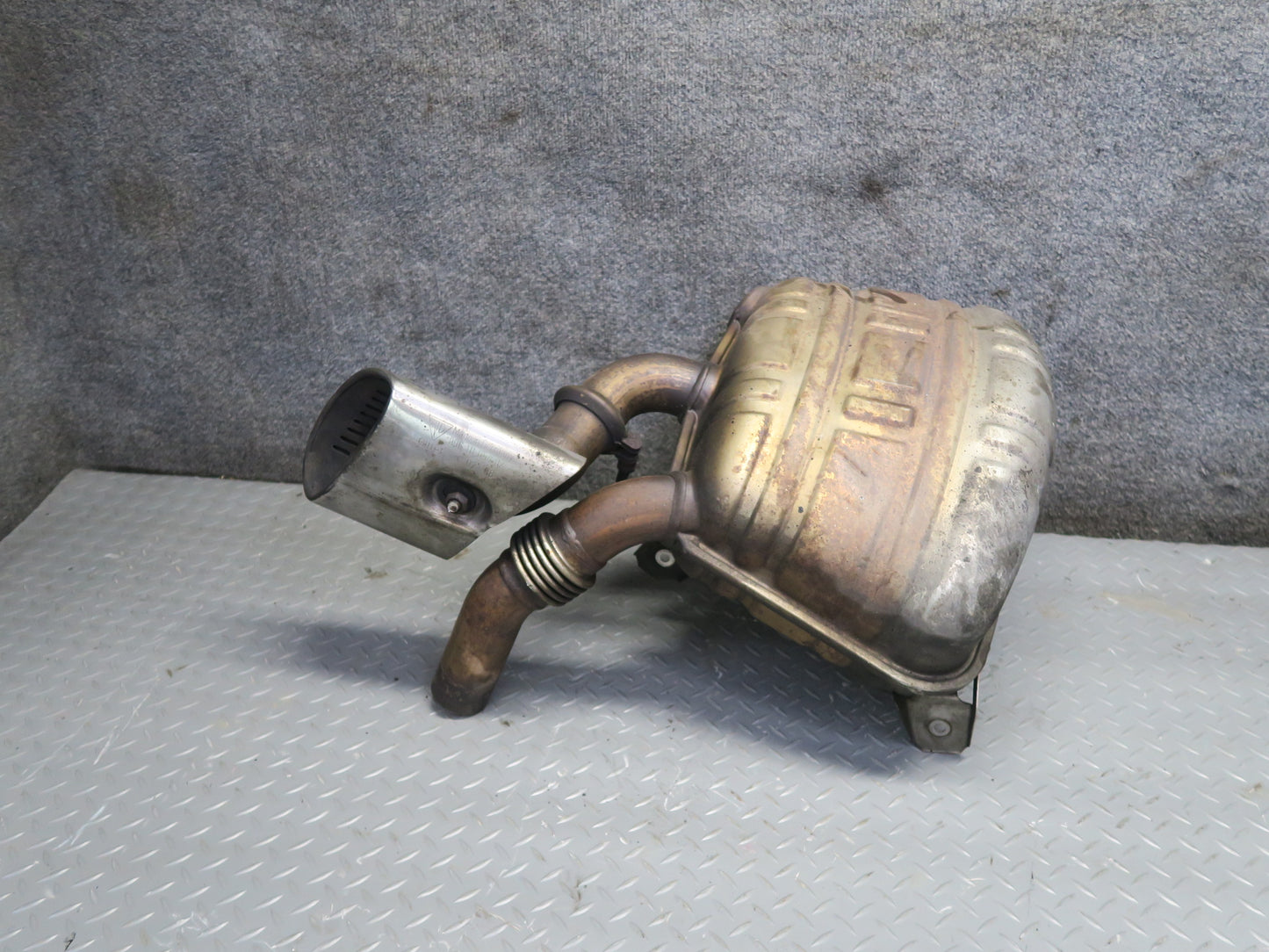 02-05 Porsche 911 996 3.6L M96.03 Rear Right & Left Exhaust Muffler w Tips Set