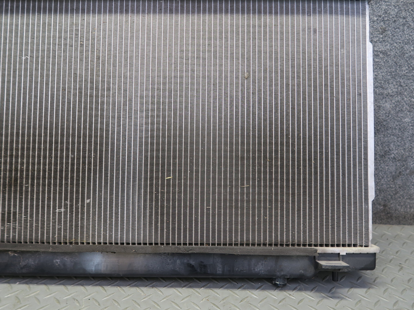 04-06 Nissan 350Z Z33 Convert VQ35DE A/T Engine Cooling Radiator 34K Miles OEM