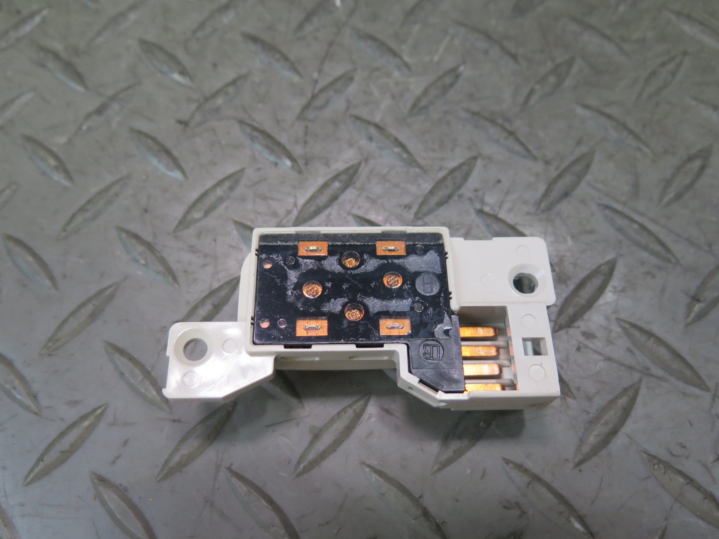 02-10 Lexus SC430 Set of 2 Front Right Seat Lumbar Adjustment Switch OEM