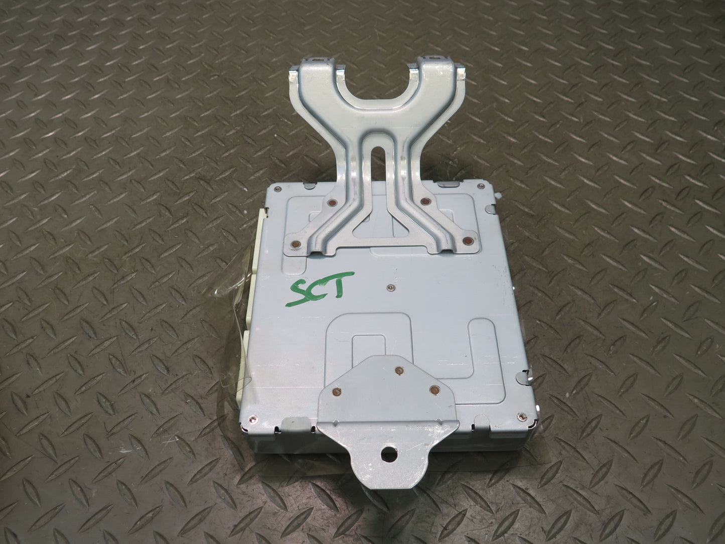 02-08 Lexus UZZ40L SC430 Convertible TOP Roof Control Module 89720-24010 OEM