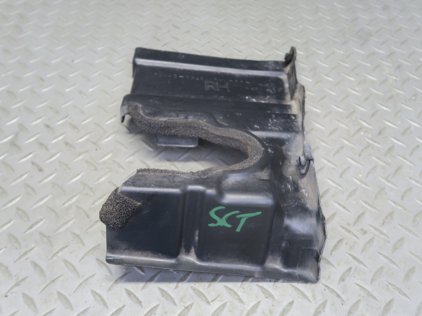 02-10 Lexus UZZ40L SC430 Front Left & Right Side Engine Cover Set OEM
