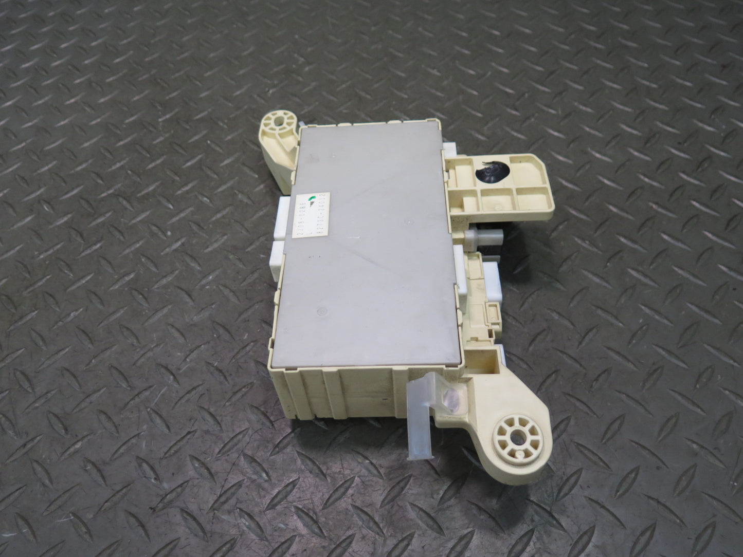 02-05 Lexus UZZ40L SC430 Front Left Dashboard Fuse Box Module 82730-24012 OEM