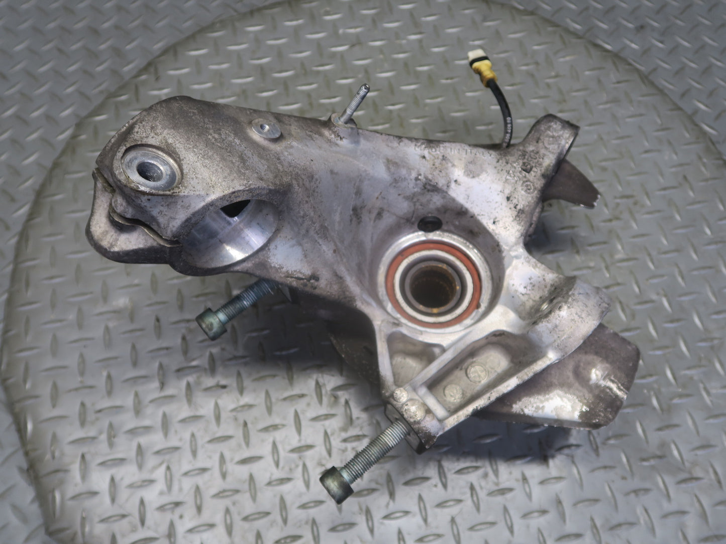 1999-2005 Porsche 911 996 Carrera 4 AWD Front Left Spindle Knuckle Wheel Hub