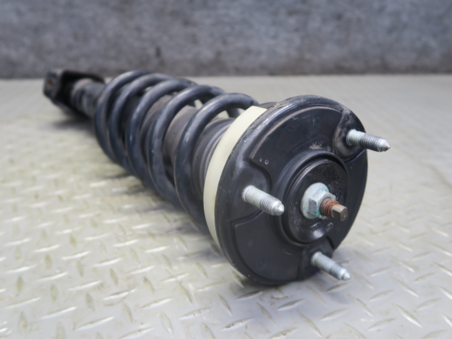 2002-2005 Porsche 911 996 Convertible AWD M/T Rear Strut Shock Absorber Set of 2