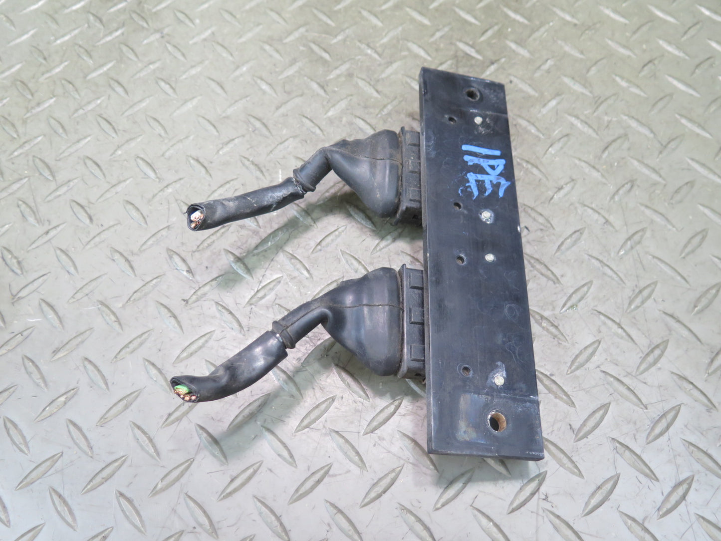 1987-1991 Porsche 928 S4 Engine Ignition Control Module Pair Assembly Bosch