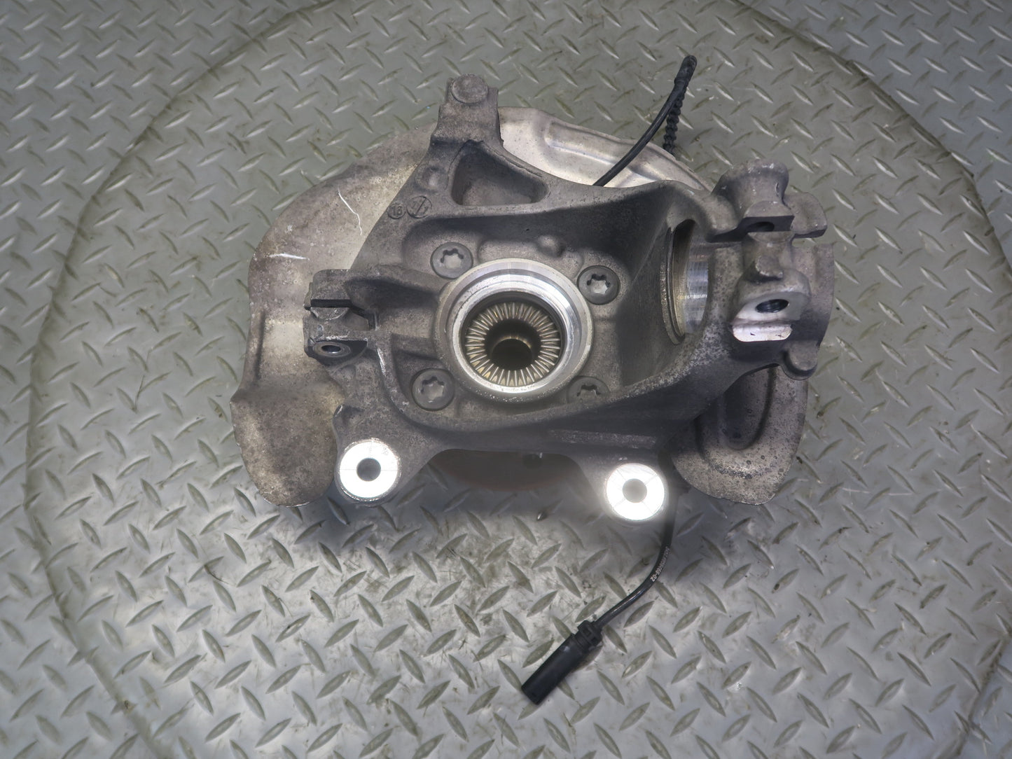 14-24 Mini Cooper F55 F56 F57 FWD Front Left Spindle Knuckle Wheel Hub OEM