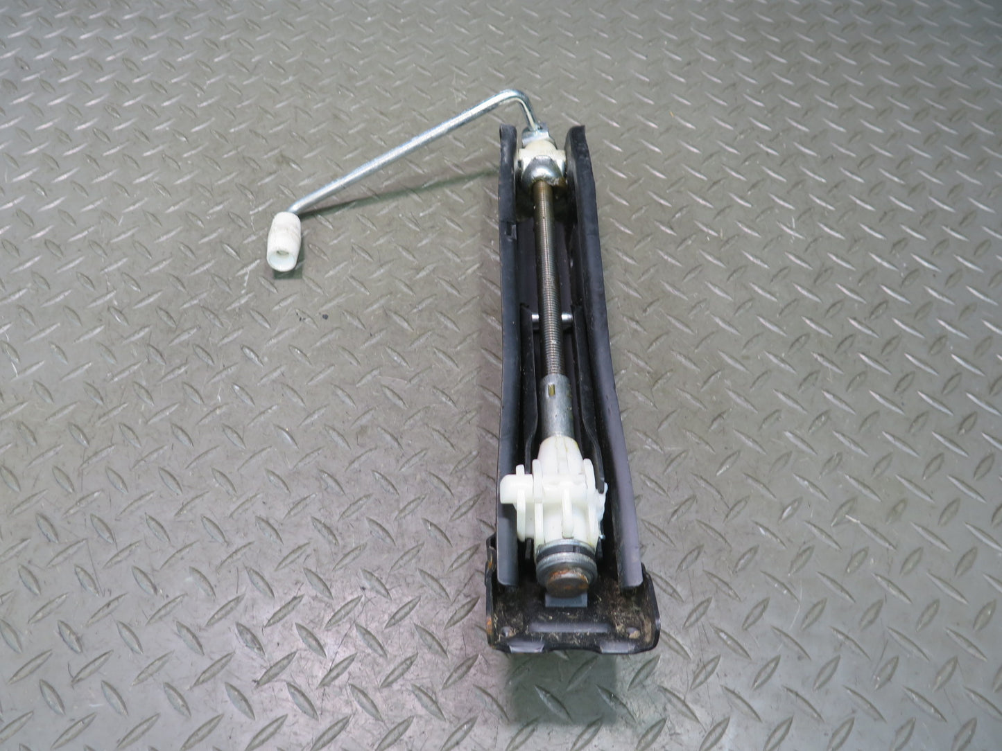 01-06 BMW E46 330i Emergency Spare Tire Lift Jack 1096202 OEM