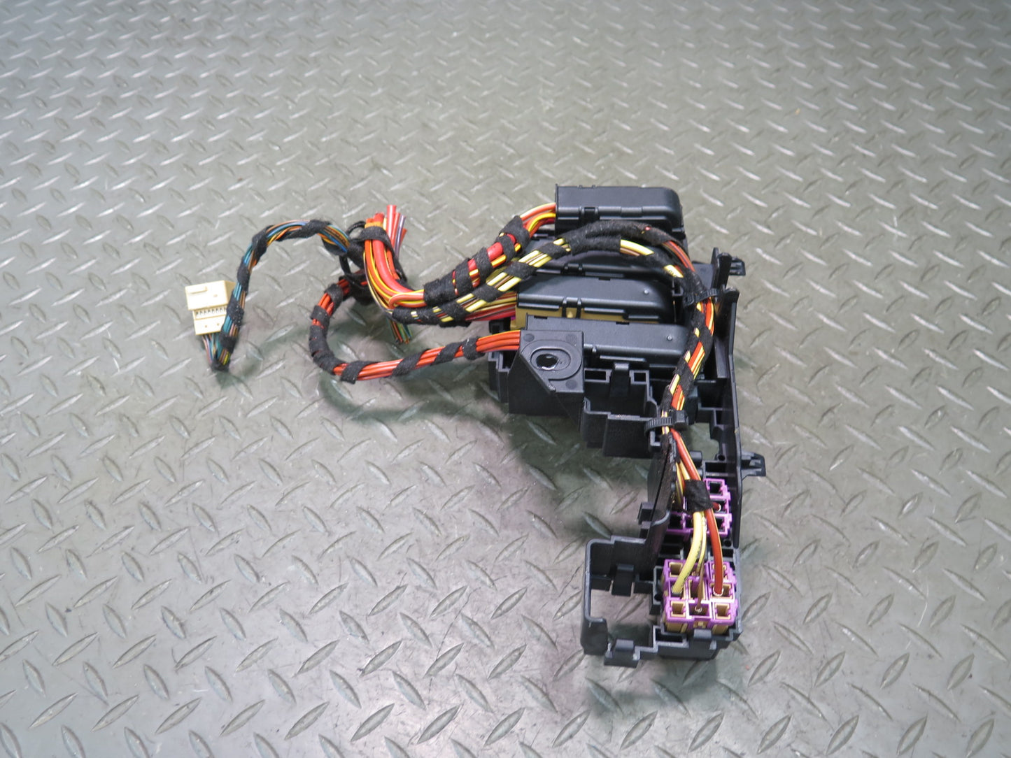 13-15 Audi RS5 8F7 Convertible Rear Trunk Fuse Relay Box Module OEM