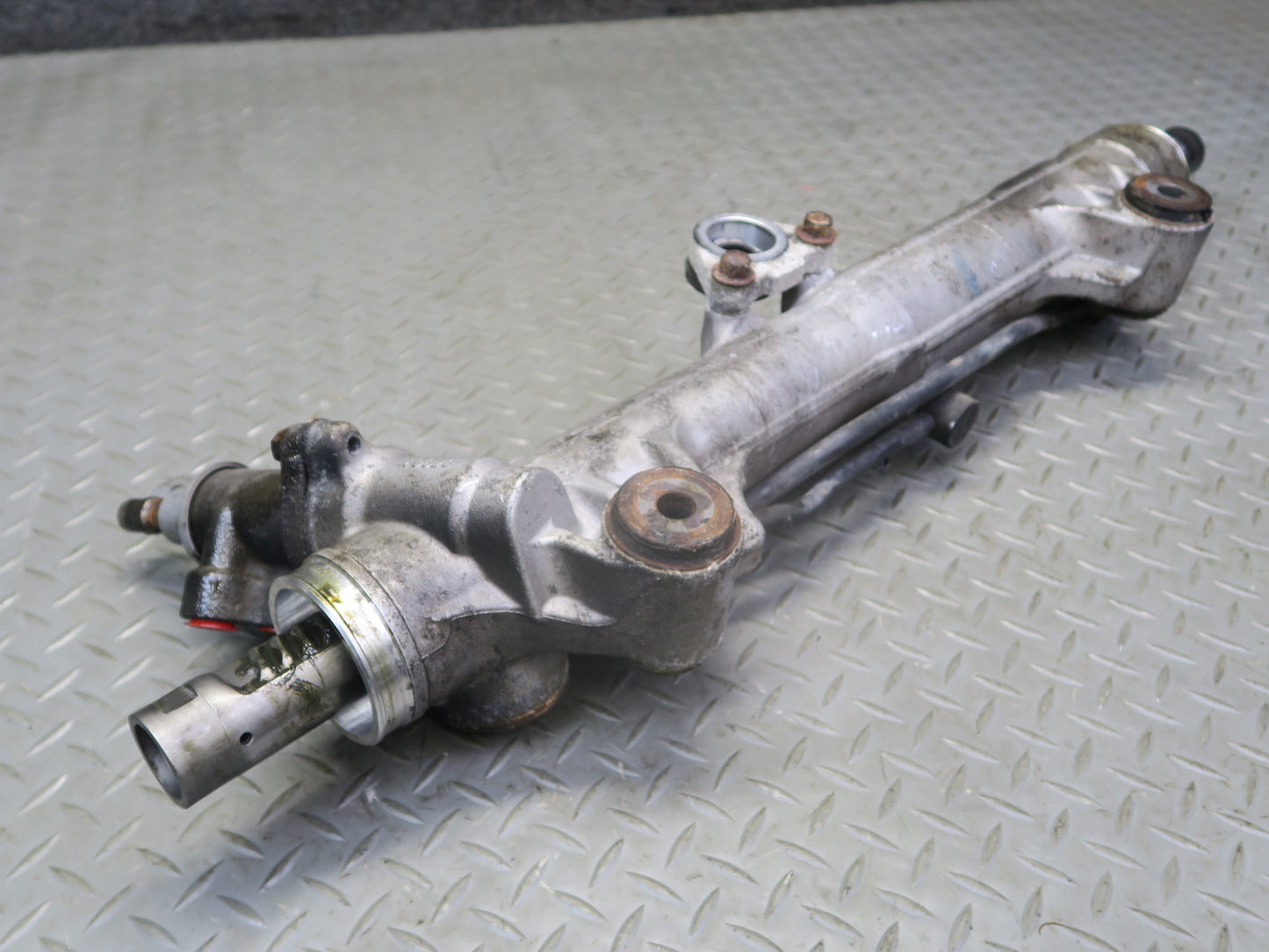2008-2015 Lexus URJ201L LX570 Steering Gear Rack & Pinion Gear