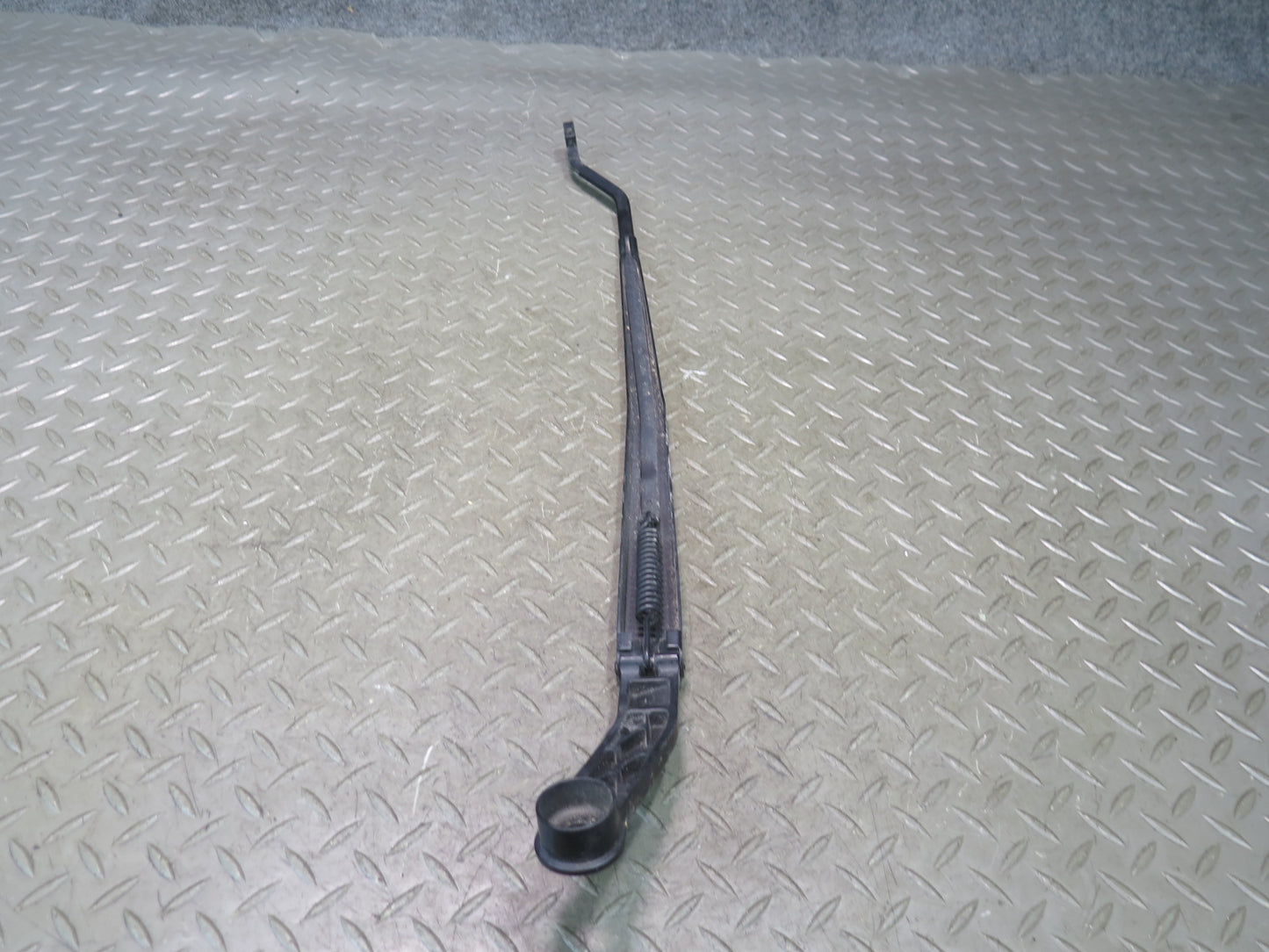 01-06 Lexus UCF30L LS430 Set of 2 Front Left & Right Wiper Arm OEM