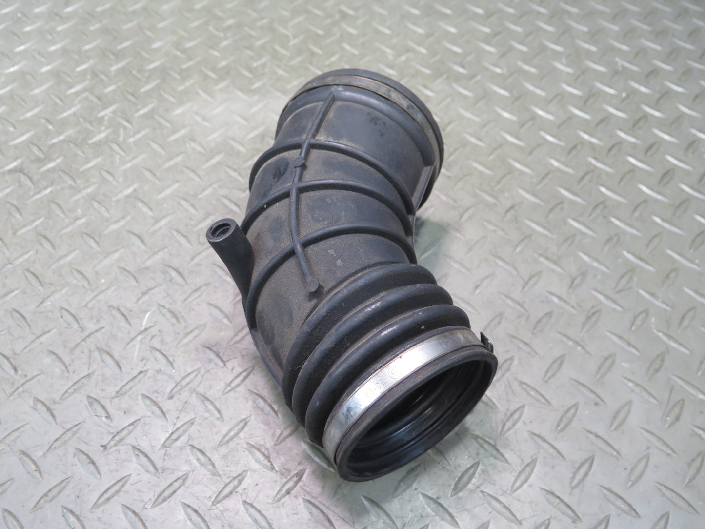 01-06 BMW E46 330Ci M54 3.0L Air Intake Duct Hose Boot Tube 1438761 OEM