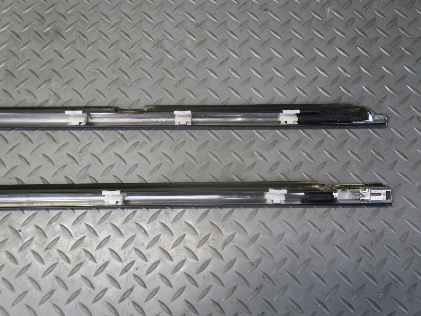 01-06 Lexus UCF30L LS430 Rear Left & Right Door Weatherstrip Molding Set OEM