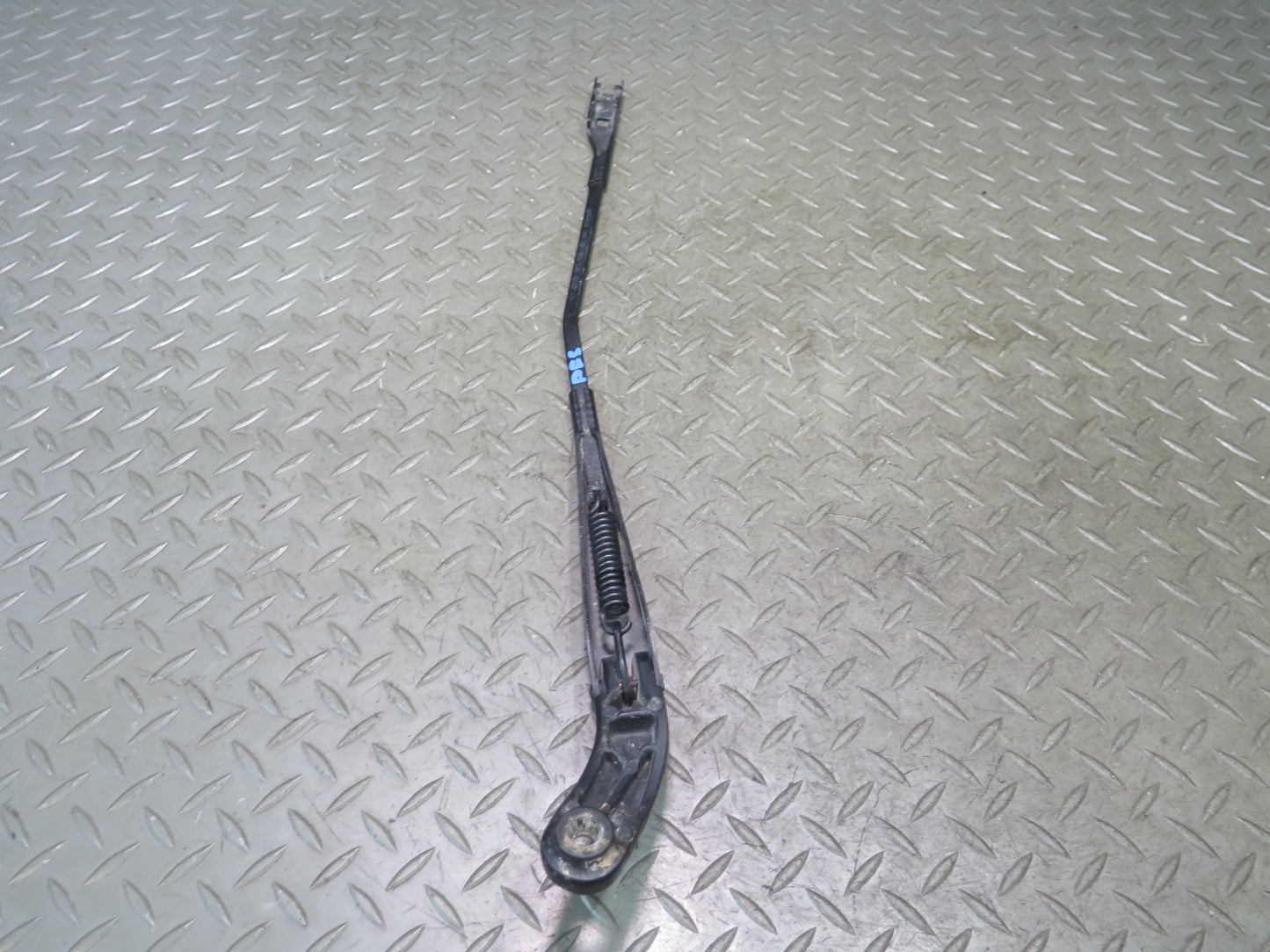 10-17 Audi B8 RS5 Convertible Set of 2 Front Left Right Windshield Wiper Arm OEM