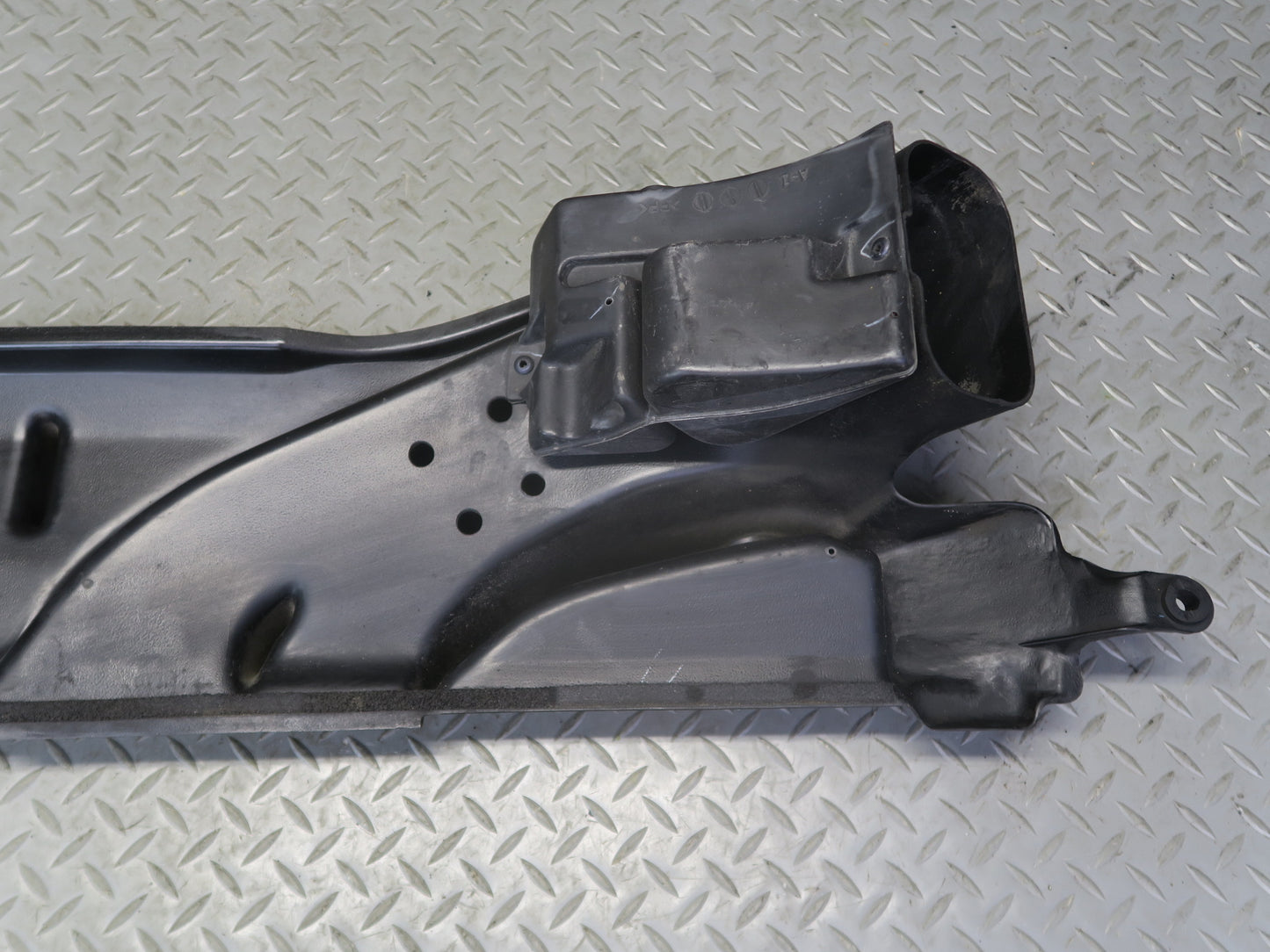 01-06 Lexus UCF30L LS430 Air Intake Cleaner Duct Pipe Vent Tube 17750-50030 OEM
