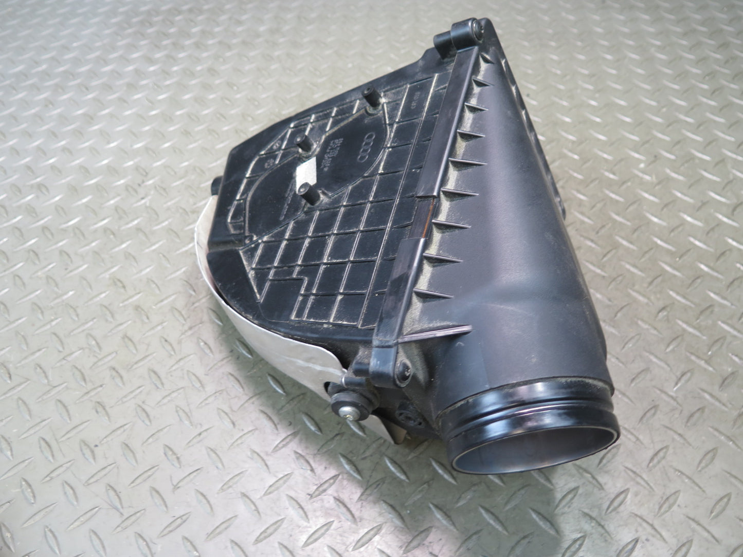 13-15 Audi RS5 8F7 4.2L Left Engine Air Intake Cleaner Filter Box 8T0133835B OEM