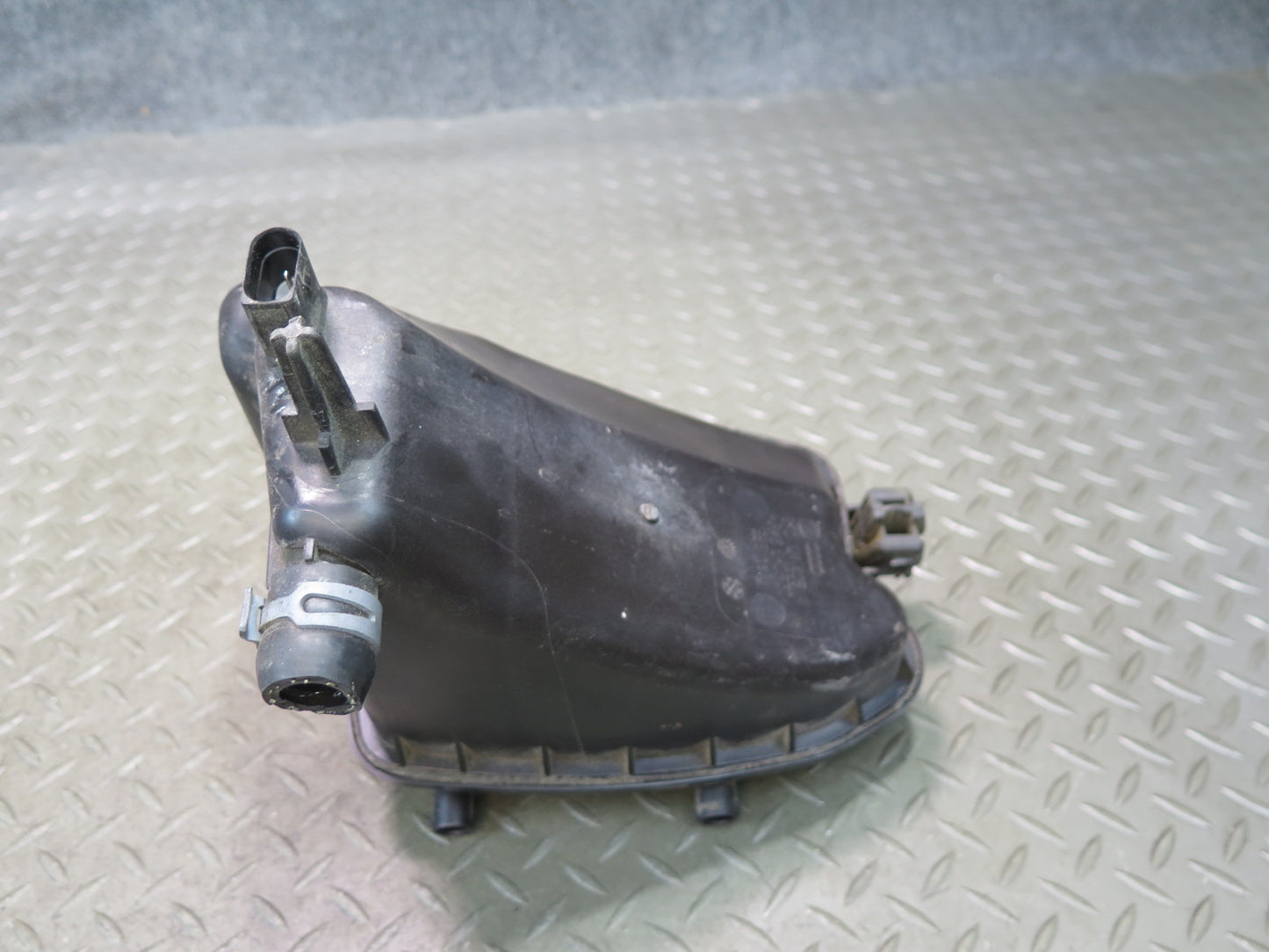13-15 Audi RS5 8F7 4.2L V8 Engine Coolant Expansion Reservoir Tank 8T0121405 OEM