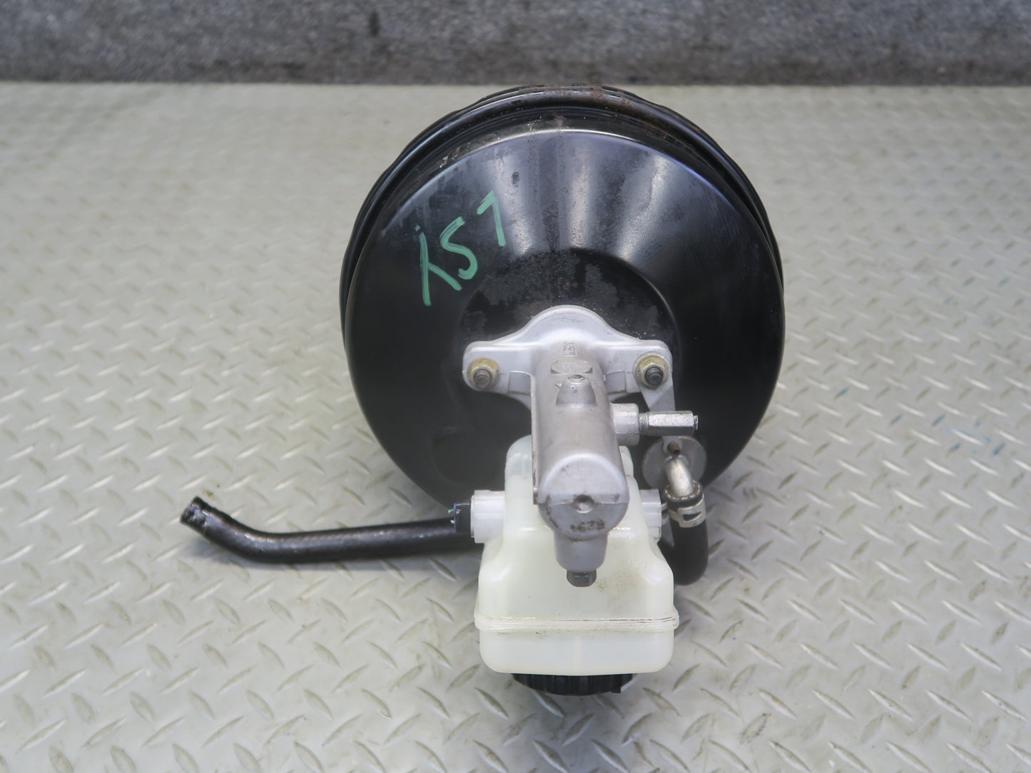 04-06 Lexus UCF30L LS430 Brake Master Cylinder Booster Fluid Reservoir OEM