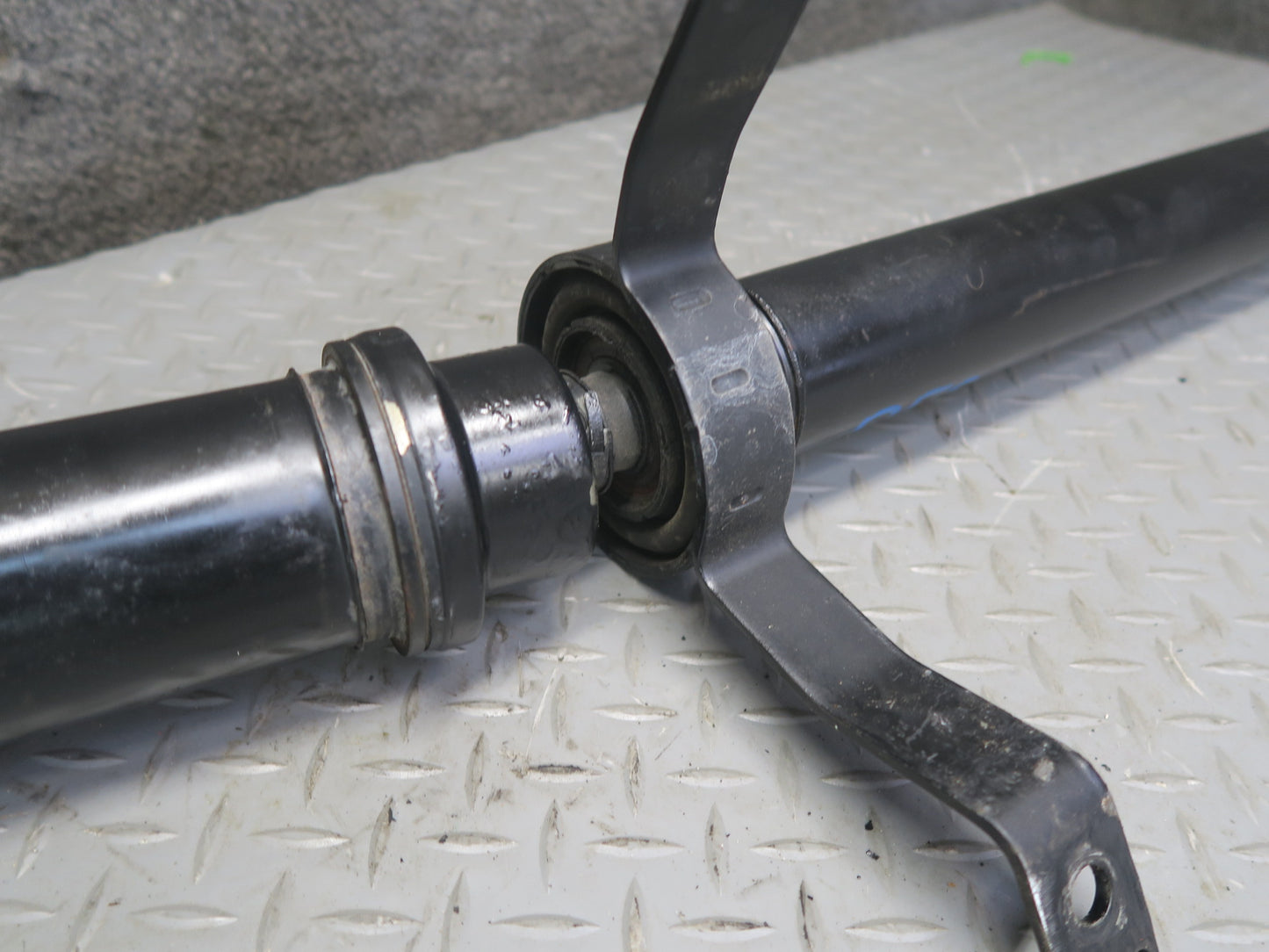 13-15 Audi RS5 8F7 AWD A/T Rear Driveshaft Drive Shaft 8T0521101R OEM