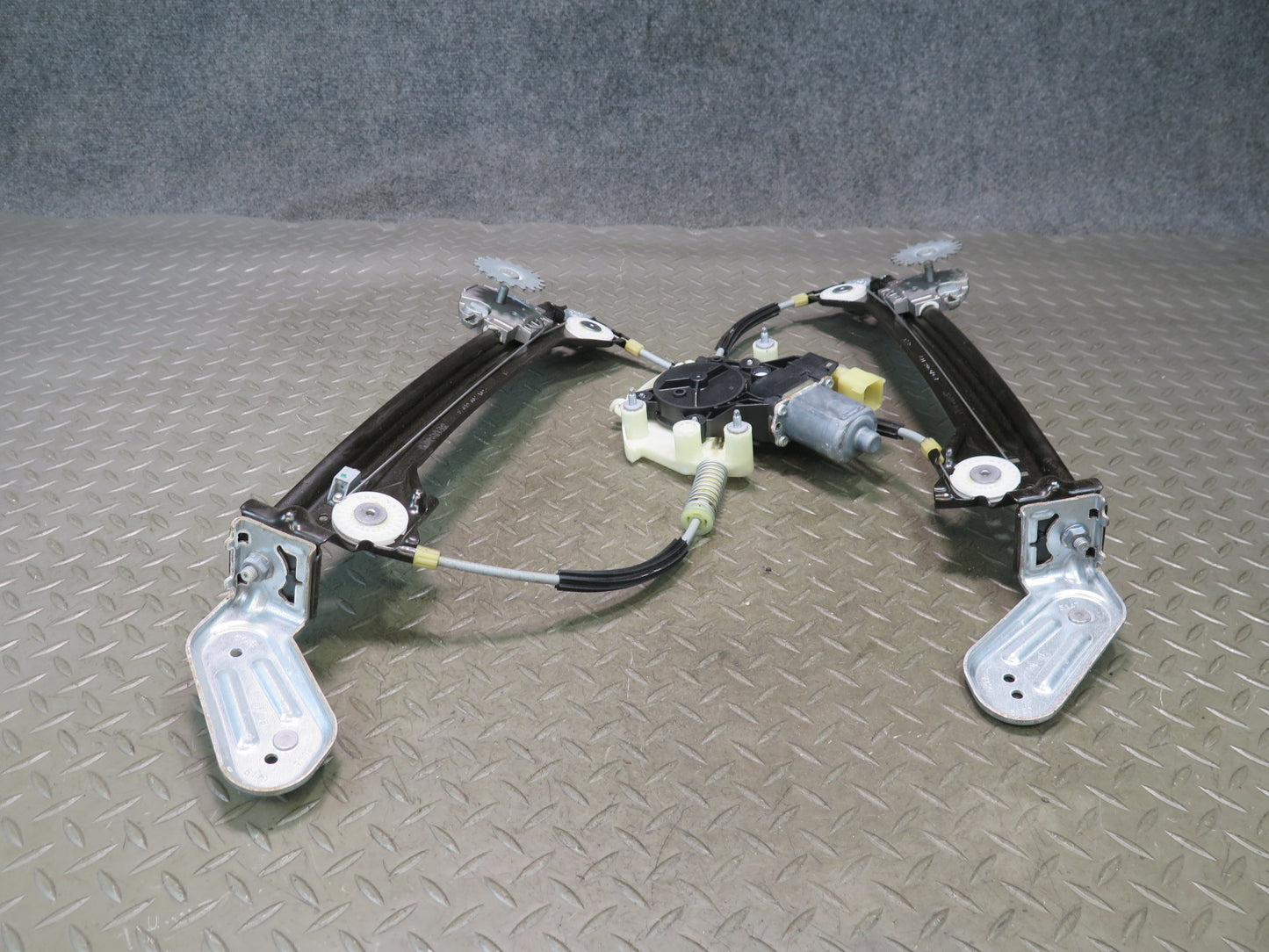2014-2020 Maserati Ghibli M157 Rear Left Door Window Regulator w Motor