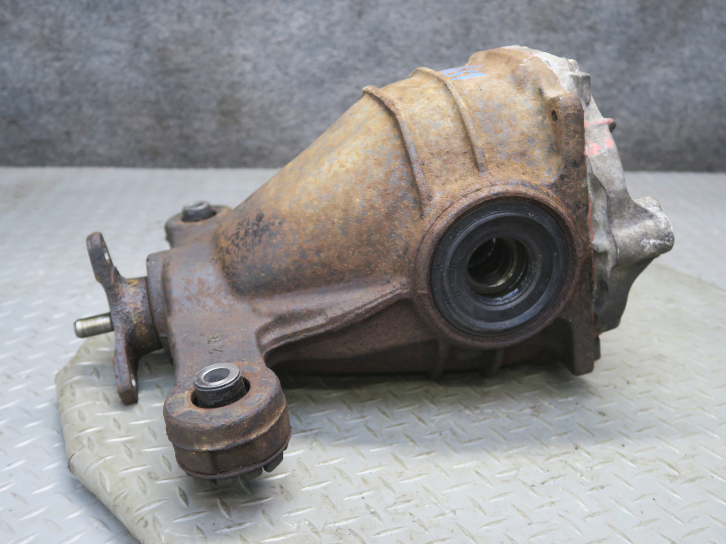 04-06 Lexus UCF30L LS430 RWD Rear Differential Carrier 3.769 Ratio OEM