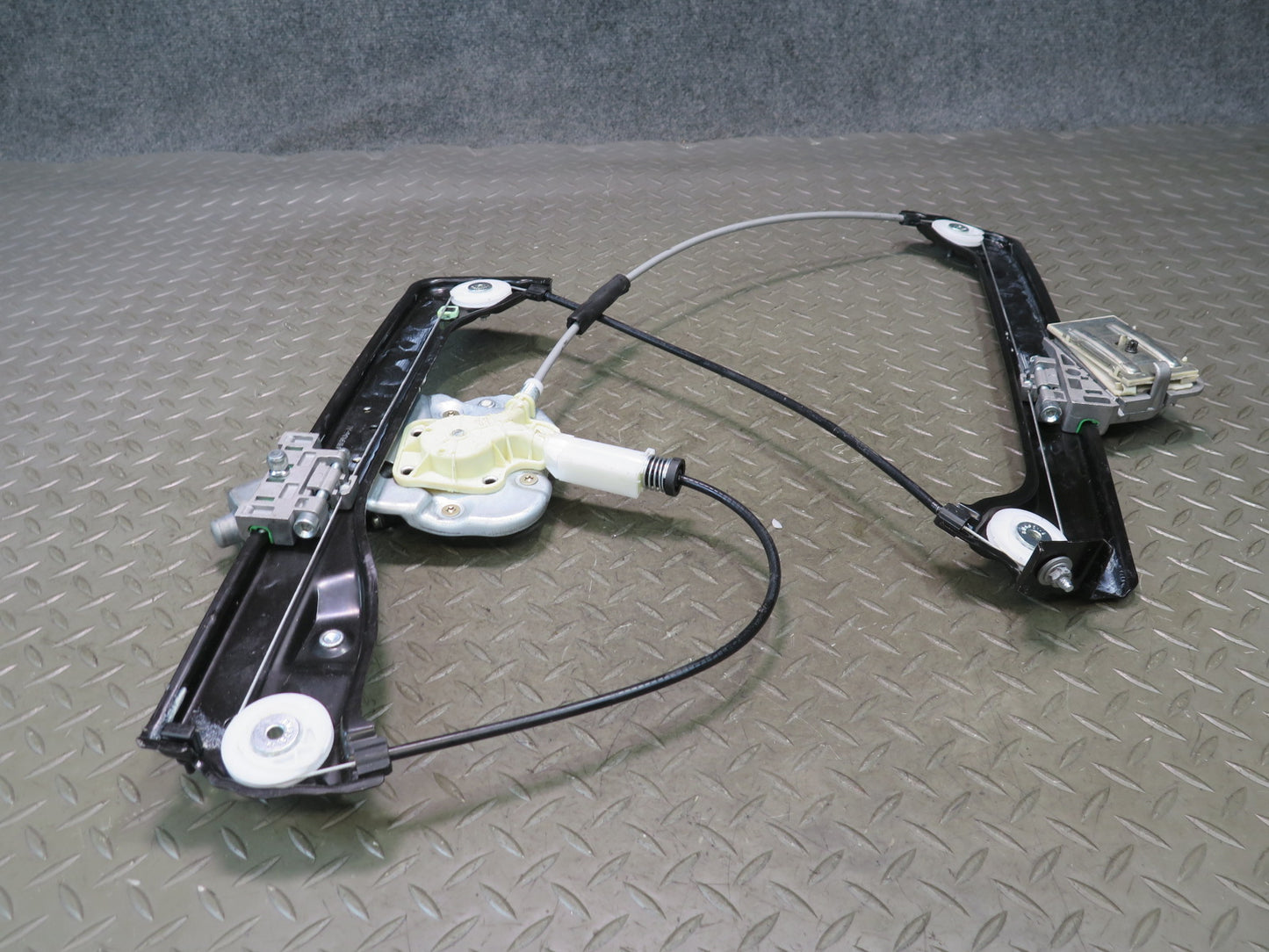 03-08 BMW E86 E85 Z4 Left Driver Side Door Window Regulator w Motor