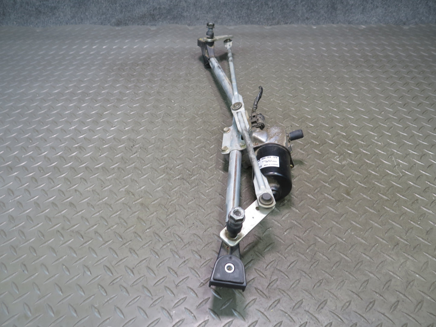03-08 BMW E85 Z4 Front Windshield Wiper Transmission Linkage w Motor OEM