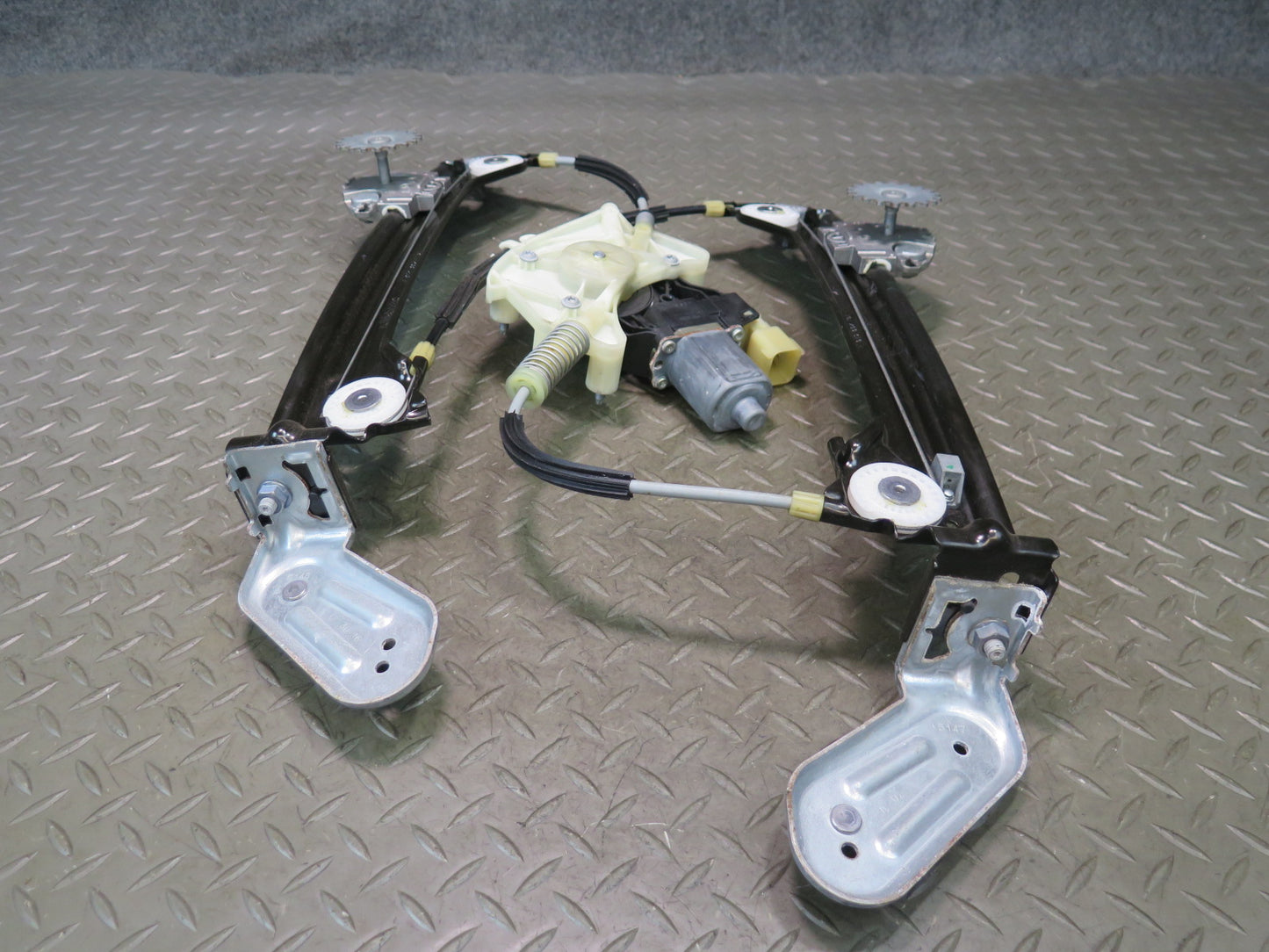 2014-2020 Maserati Ghibli M157 Rear Right Door Window Regulator w Motor