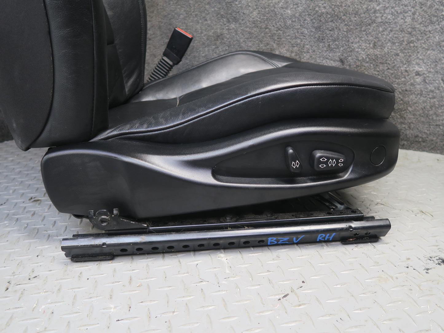 03-04 BMW E85 Z4 Set of 2 Left & Right Sport Memory Leather Seat Black Set OEM