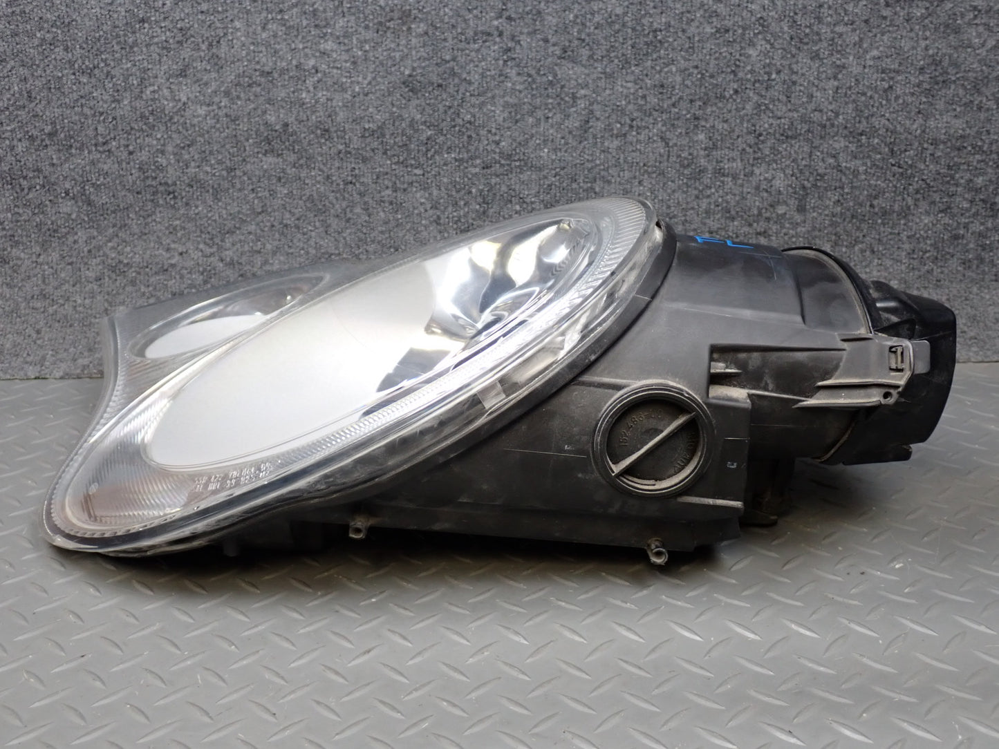 2002-2005 Porsche 911 Carrera 996 Front Left Driver Side Halogen Headlight Lamp