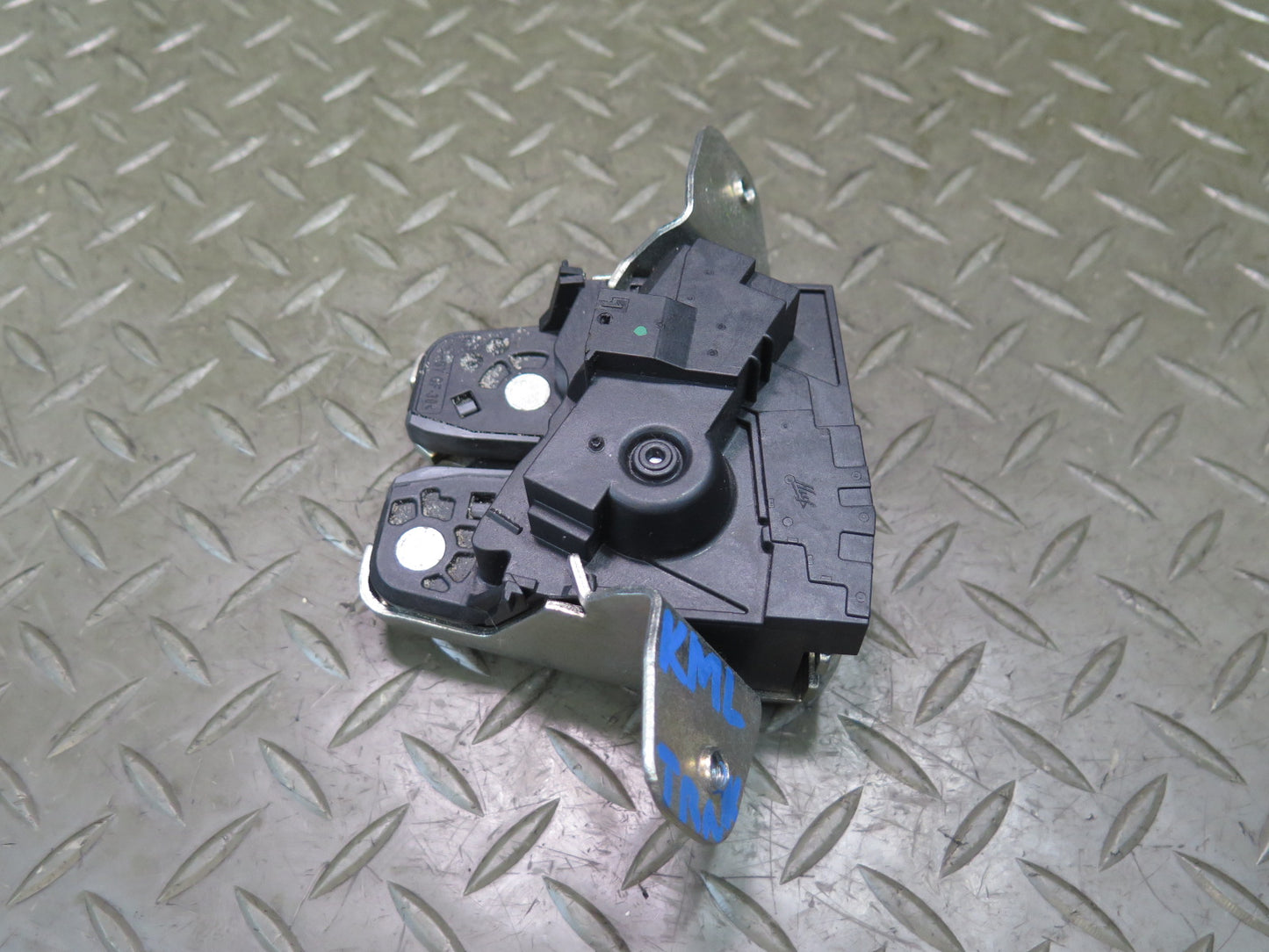 12-15 Mercedes W166 Ml-class Rear Trunk Lid Tailgate Lock Latch 2047400735 OEM