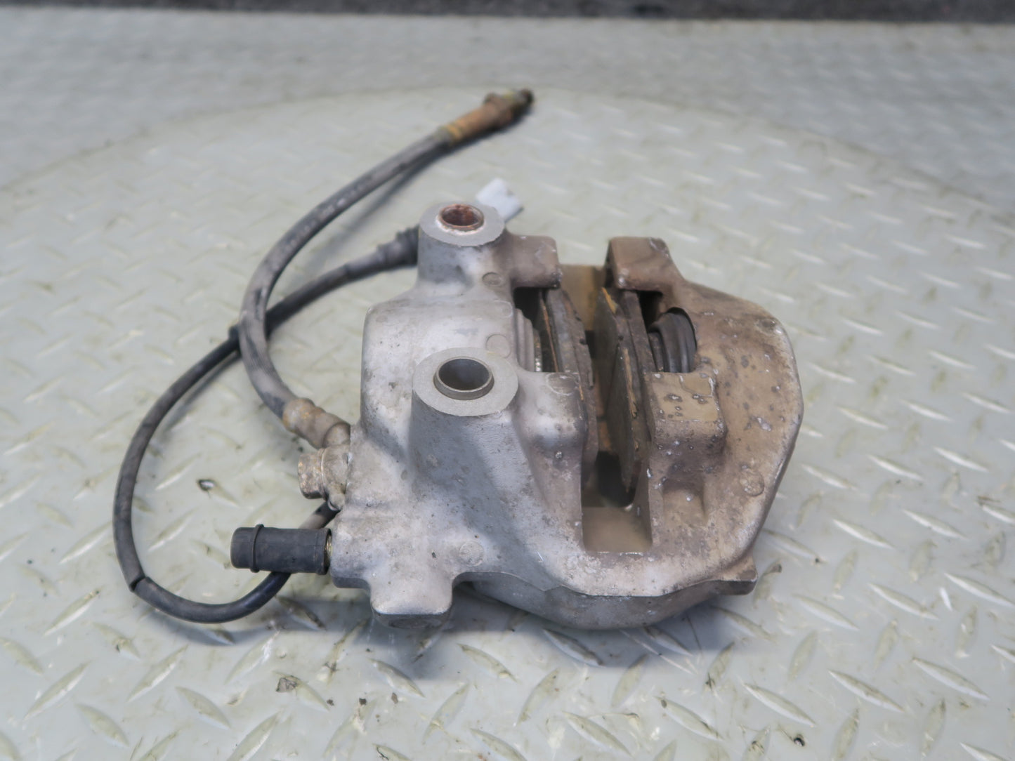 01-06 Lexus UCF30L LS430 Set of 2 Rear Left & Right Sumitomo Brake Caliper OEM