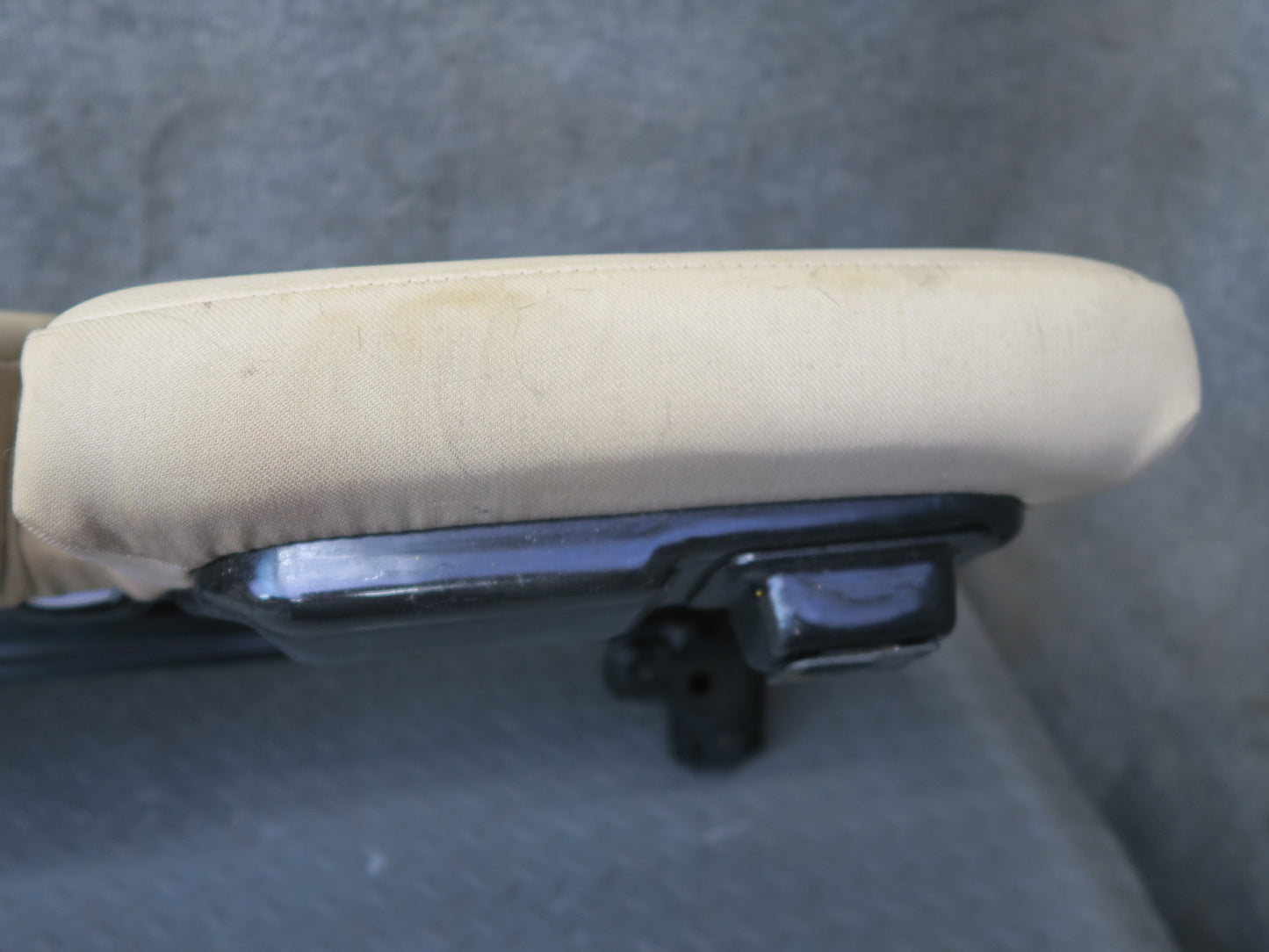 12-15 Mercedes W166 Ml-class Rear Left Seat Lower Cushion OEM