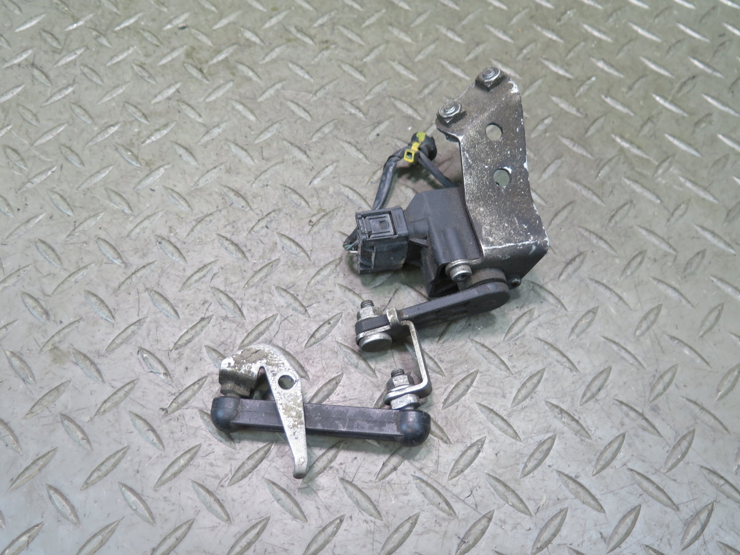 03-08 BMW E85 Z4 Set of 2 Front & Rear Suspension Height Level Sensor OEM