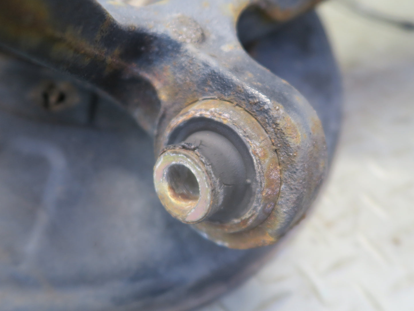 01-06 BMW E46 330i 330Ci RWD Rear Left Knuckle Wheel Hub Trailing Arm OEM