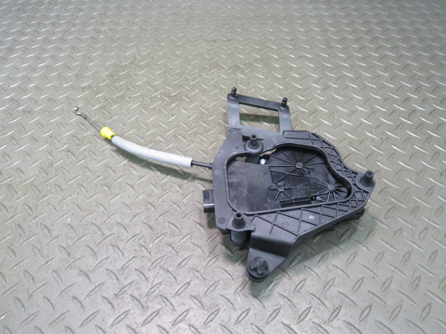 2014-2017 Maserati Ghibli M157 Rear Trunk Lock Latch Motor Actuator 670037458